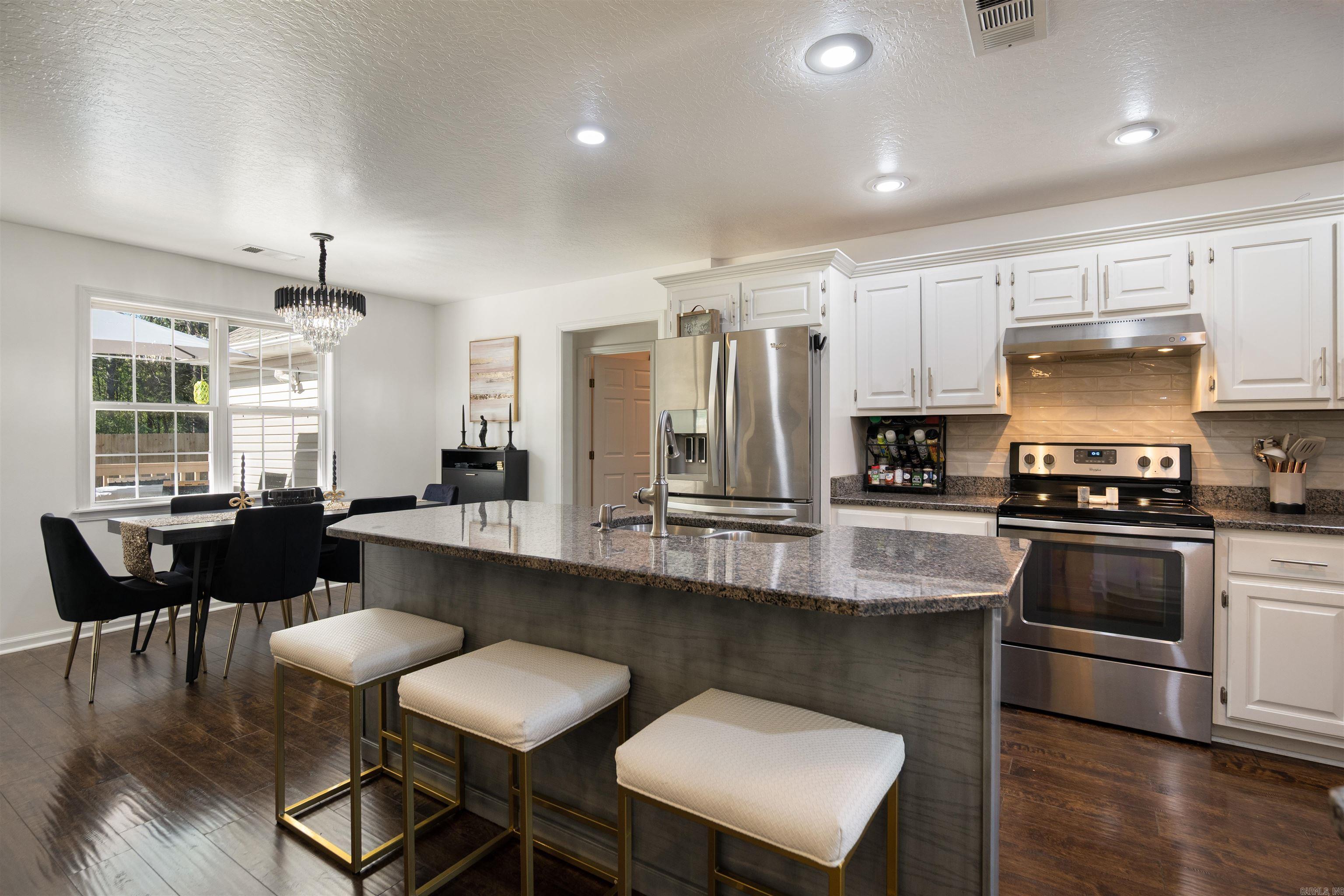 HUNTERS GLEN - Residential