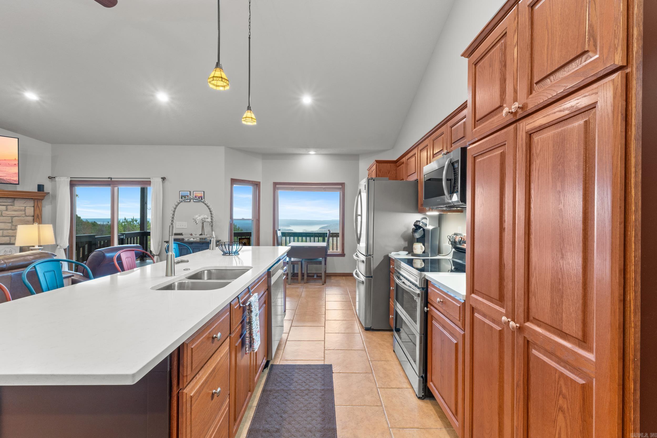 THE SUMMIT - Residential
