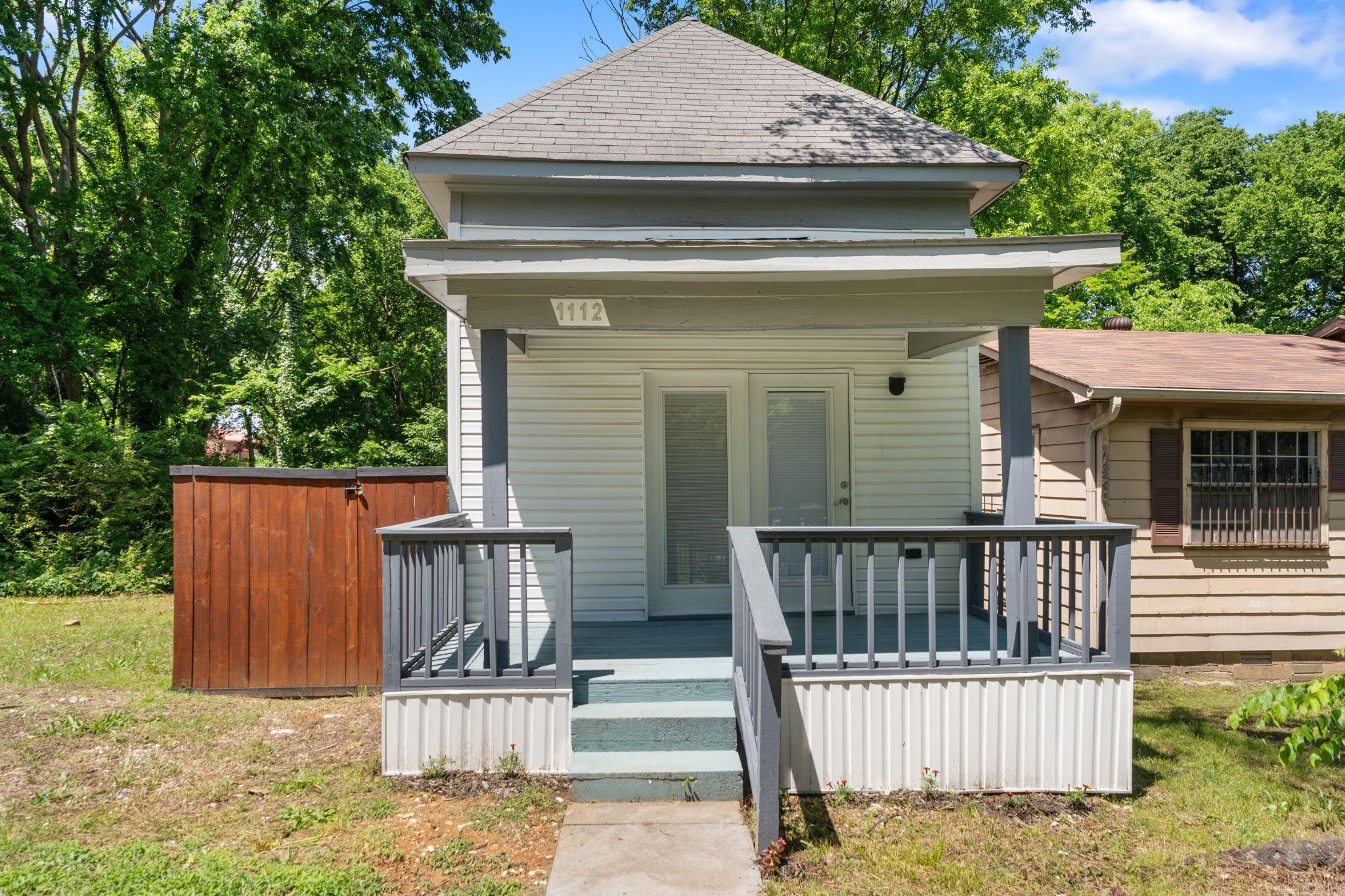 HANGER - Residential