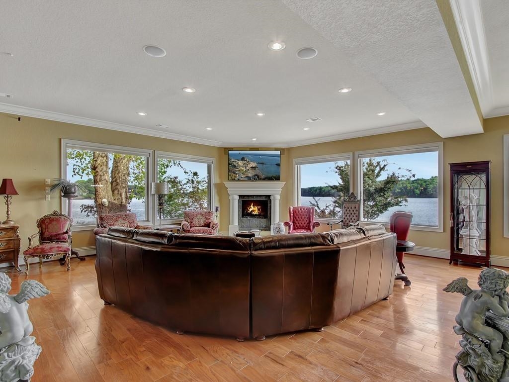 EASTBOROUGH SHORES - Residential