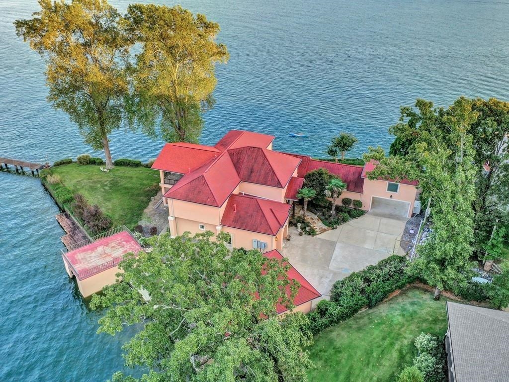 EASTBOROUGH SHORES - Residential
