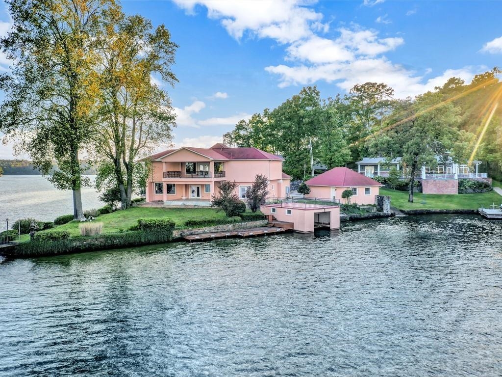EASTBOROUGH SHORES - Residential