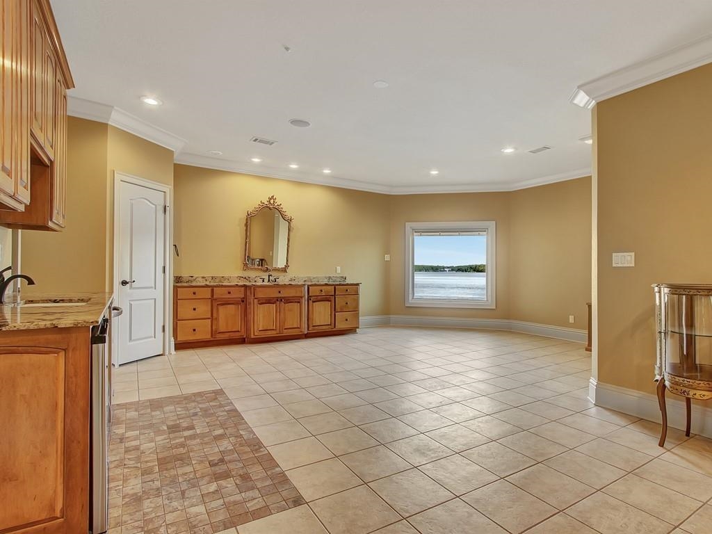 EASTBOROUGH SHORES - Residential