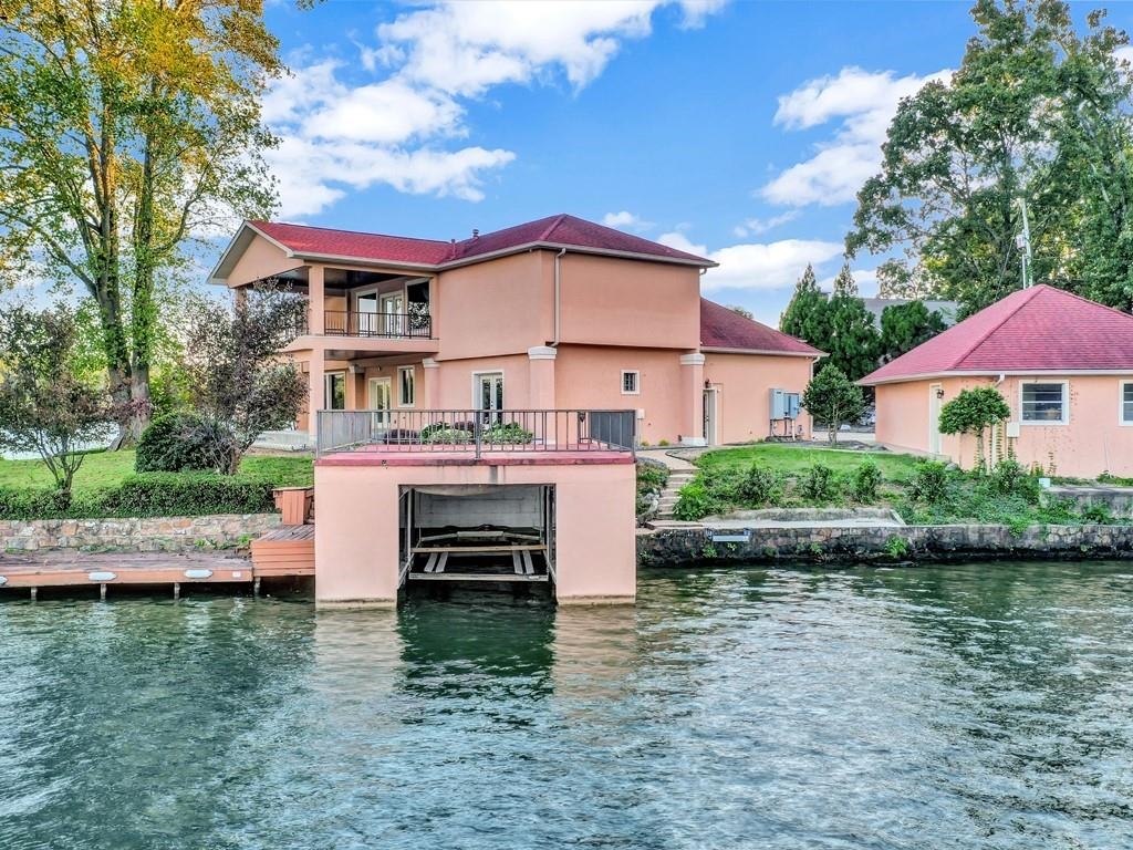 EASTBOROUGH SHORES - Residential
