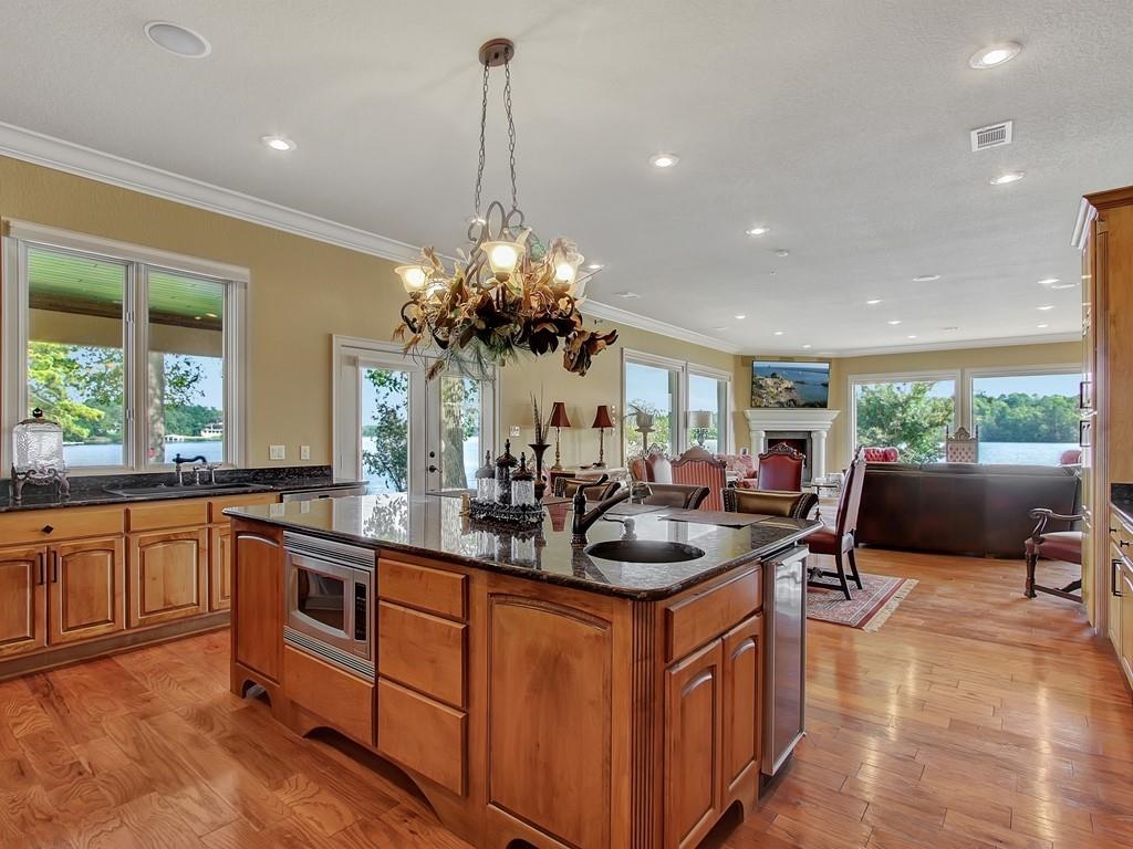 EASTBOROUGH SHORES - Residential