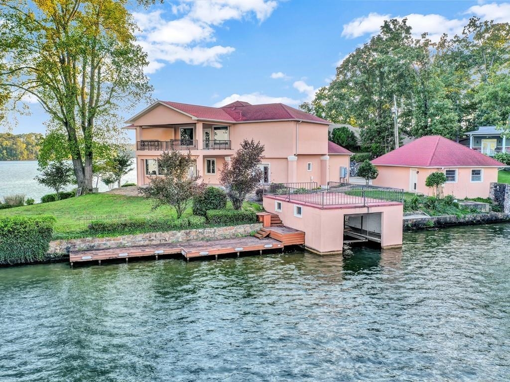 EASTBOROUGH SHORES - Residential