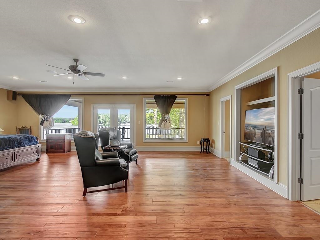 EASTBOROUGH SHORES - Residential