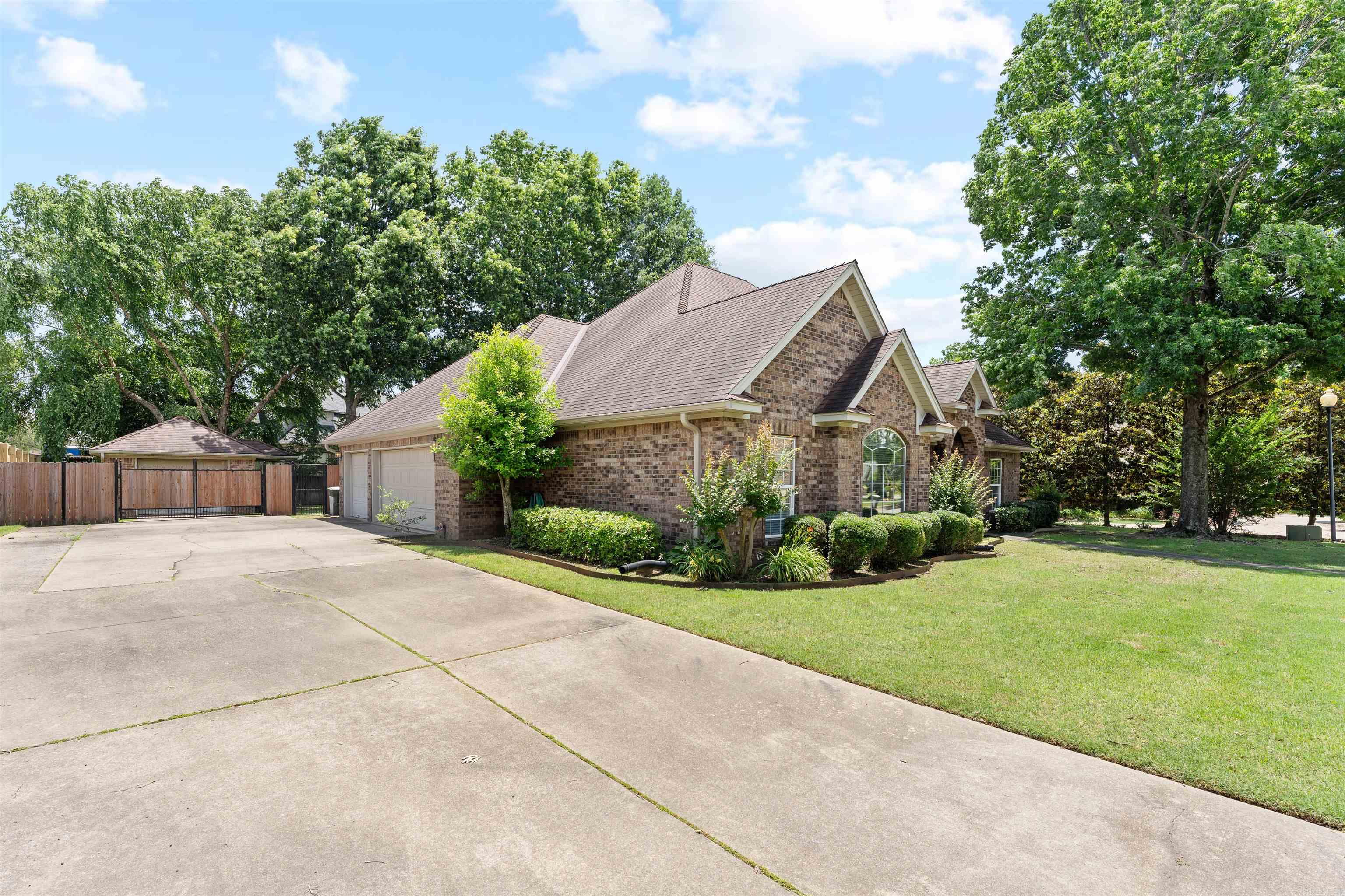 WESTPOINTE - Residential