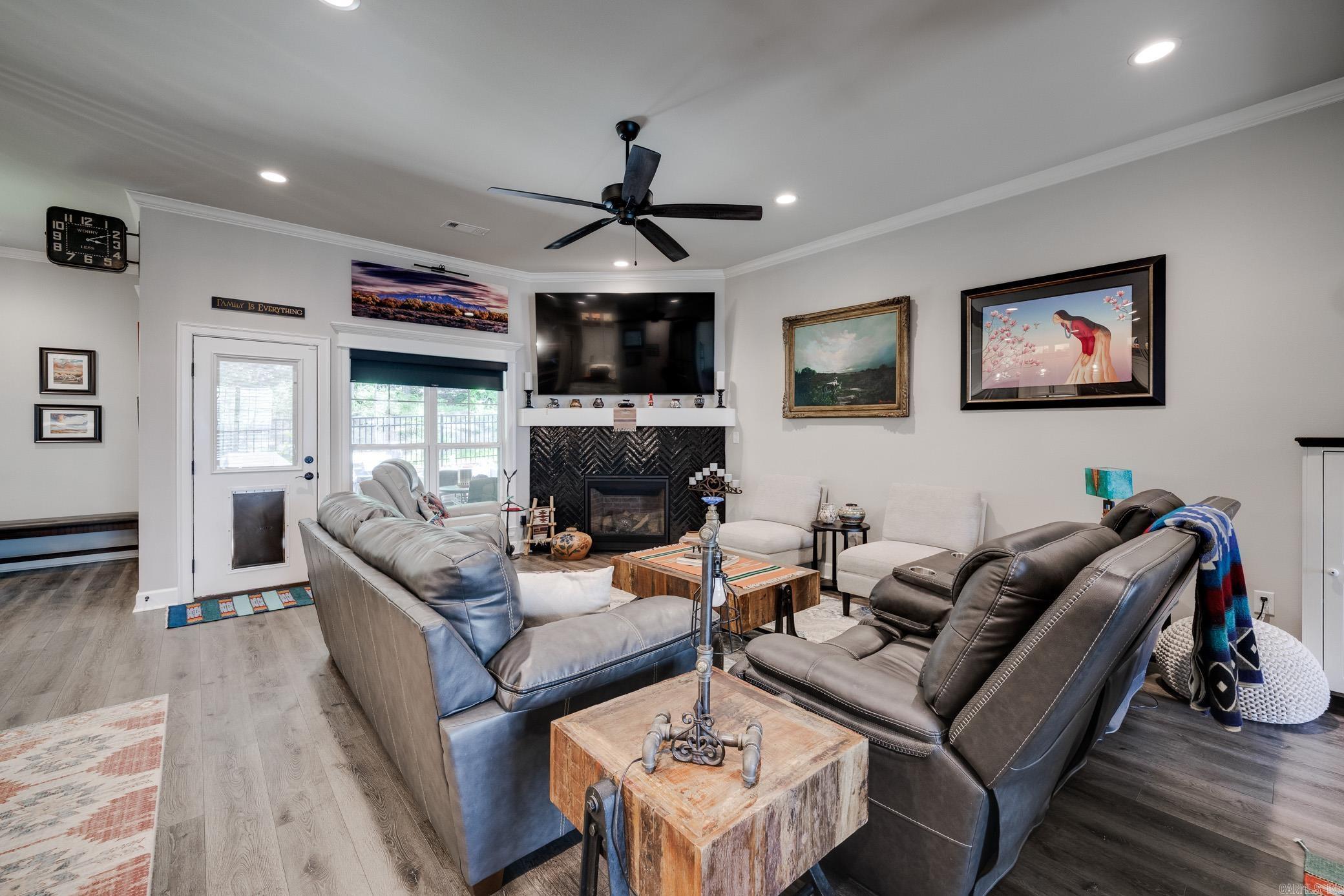 ROBYNMAR - Residential