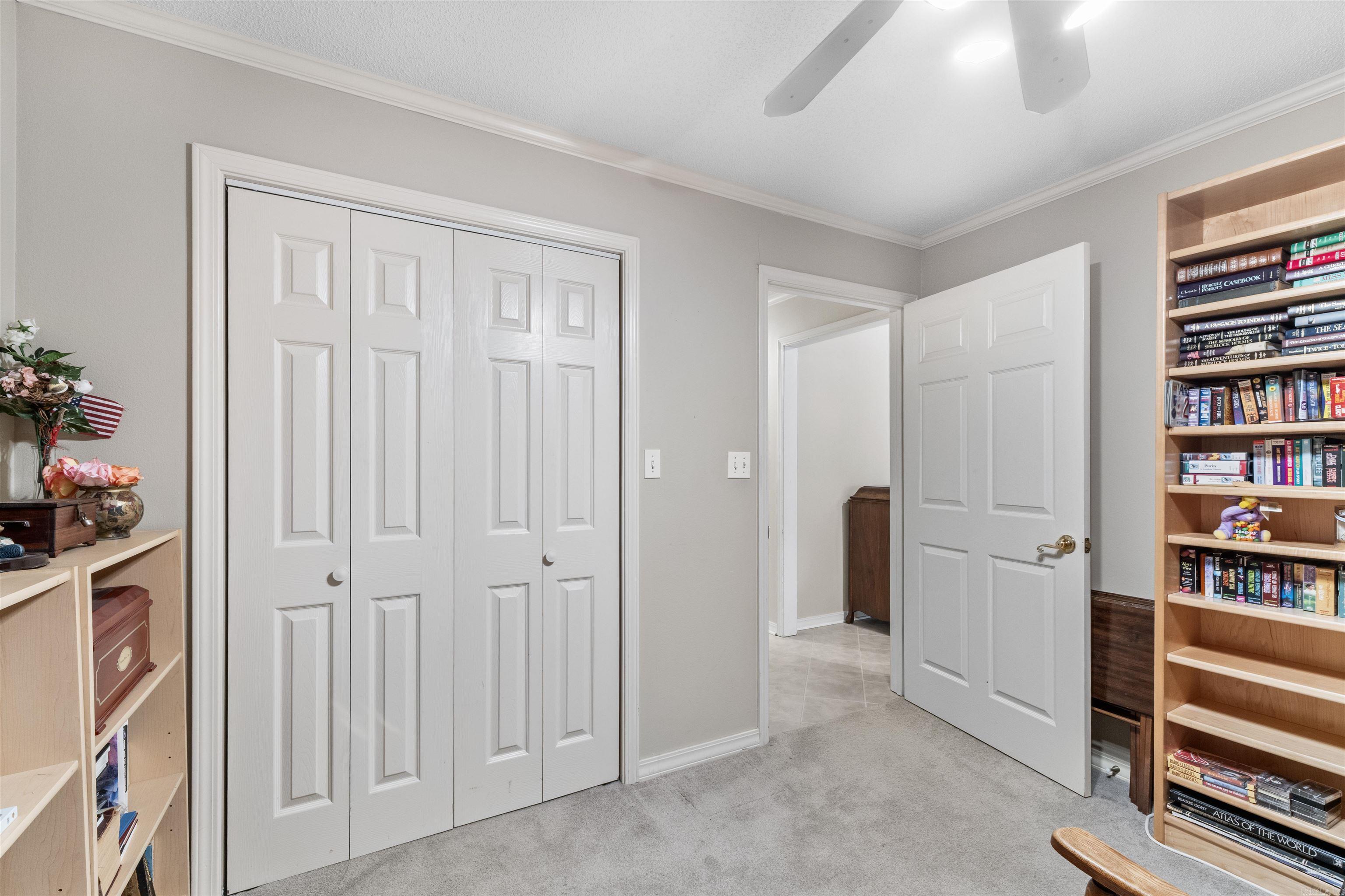 RIVER OAKS COMMONS - Residential