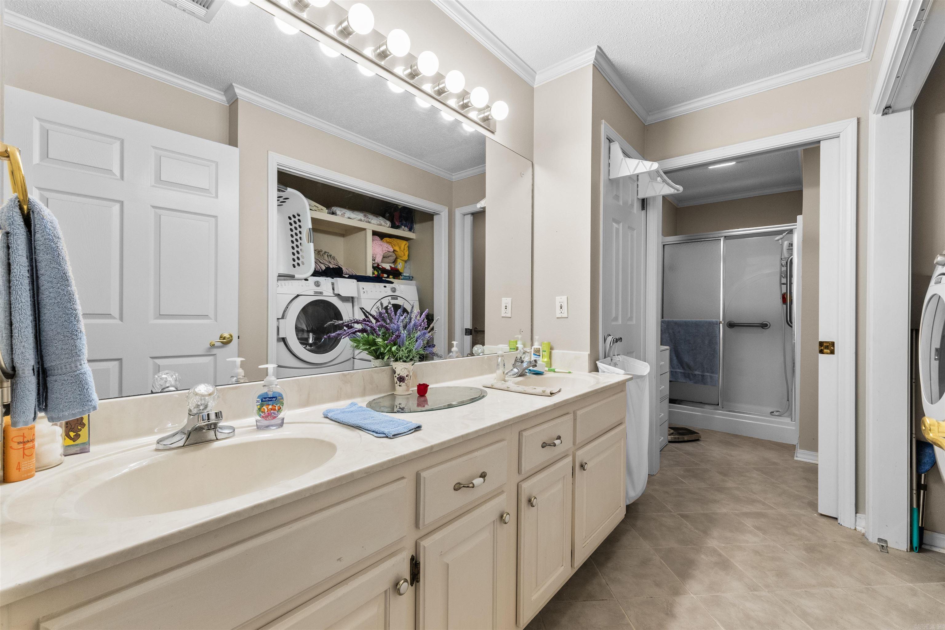 RIVER OAKS COMMONS - Residential