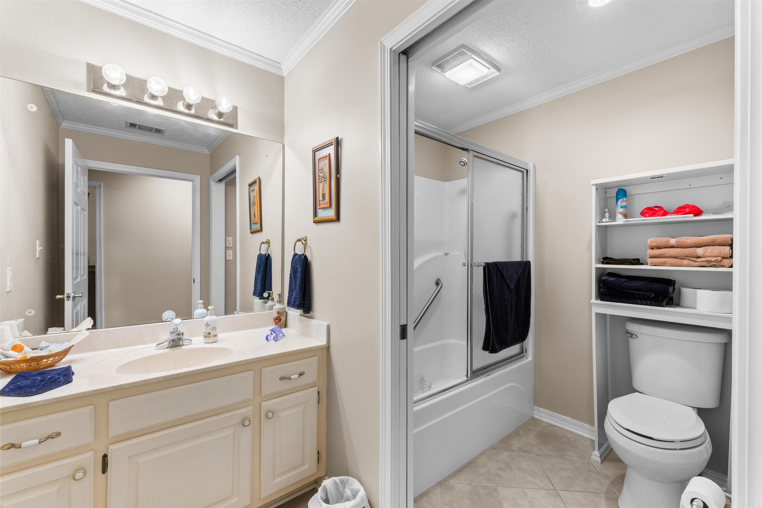 RIVER OAKS COMMONS - Residential