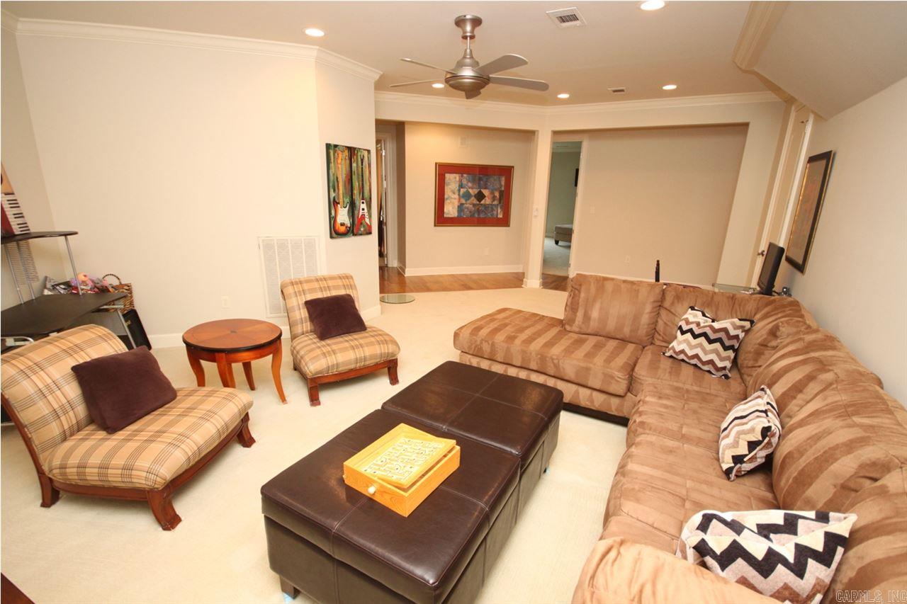 CHENAL VALLEY SOLOGNE CIRCLE - Residential