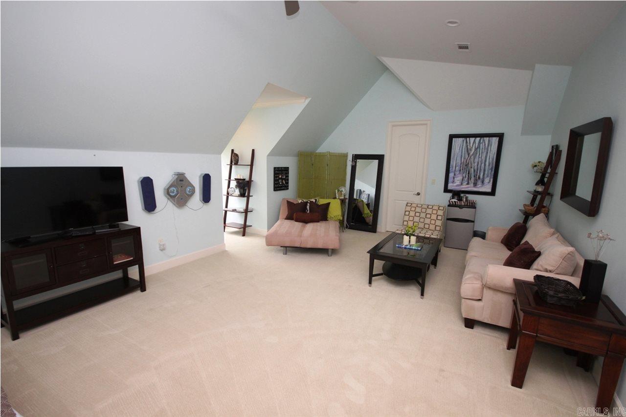 CHENAL VALLEY SOLOGNE CIRCLE - Residential