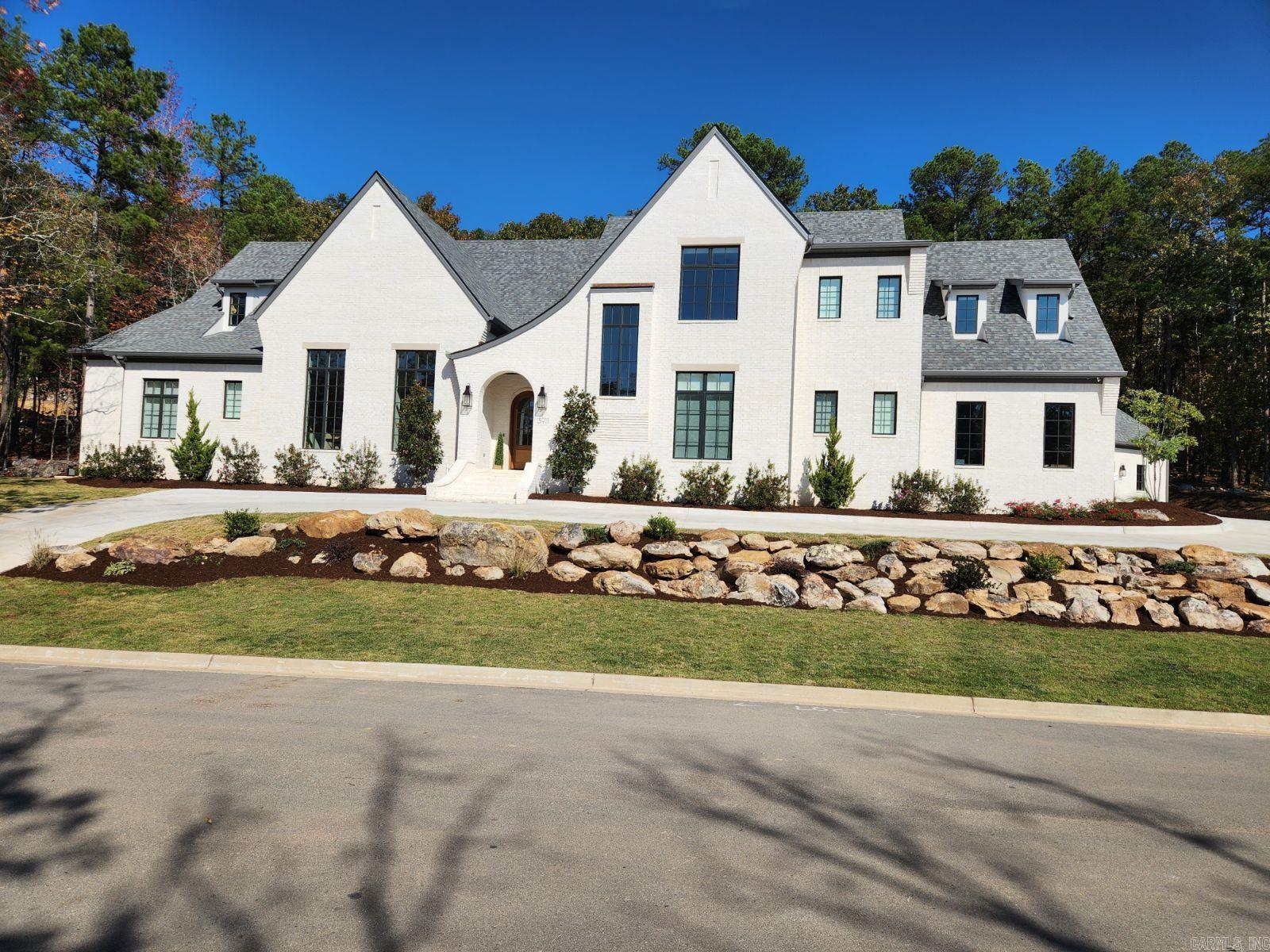 Beautiful custom build in Bear Den Estates with all the details you would expect.  SOLD BEFORE LISTED.