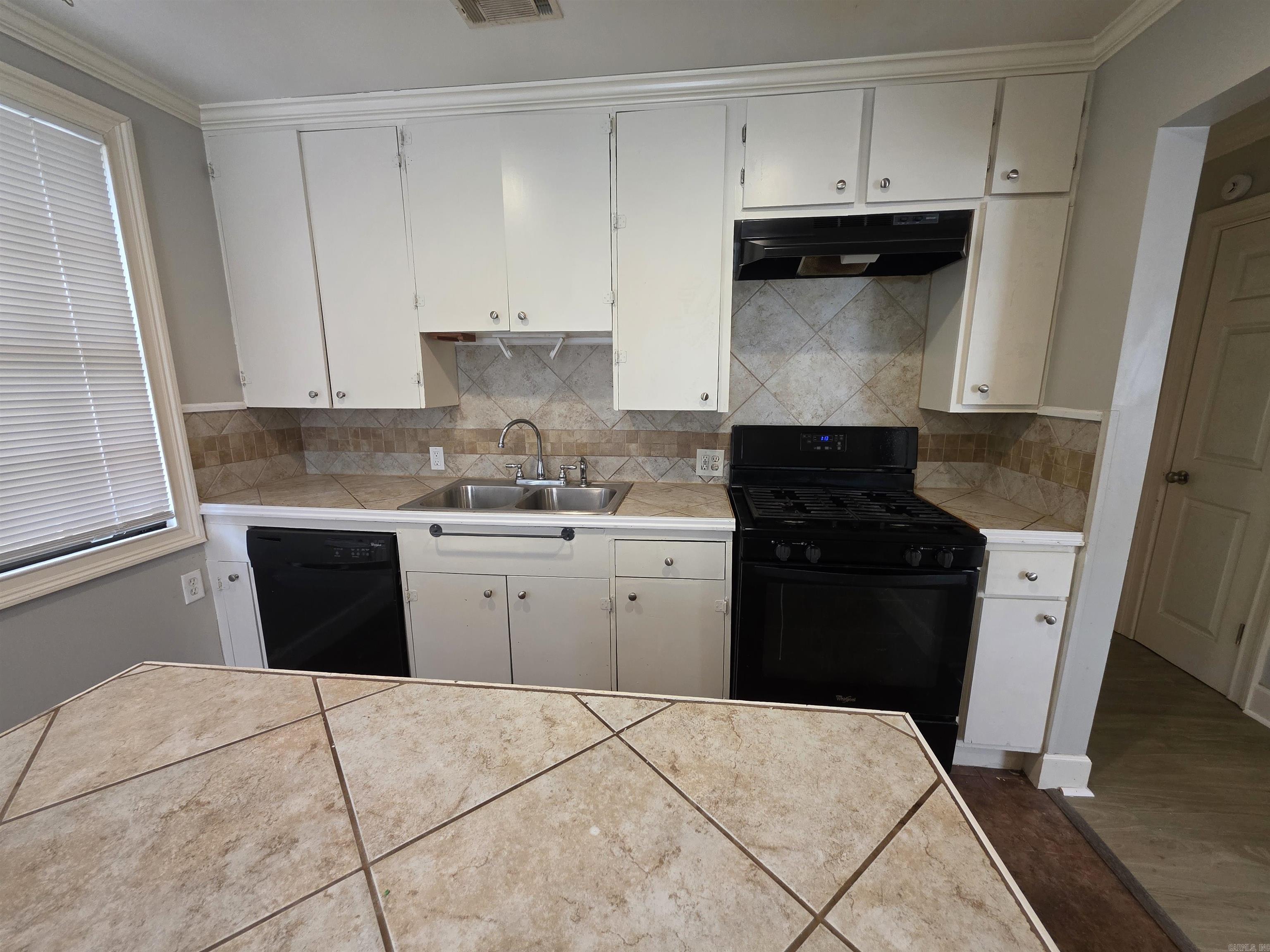 Cherry & Cox - Residential Lease
