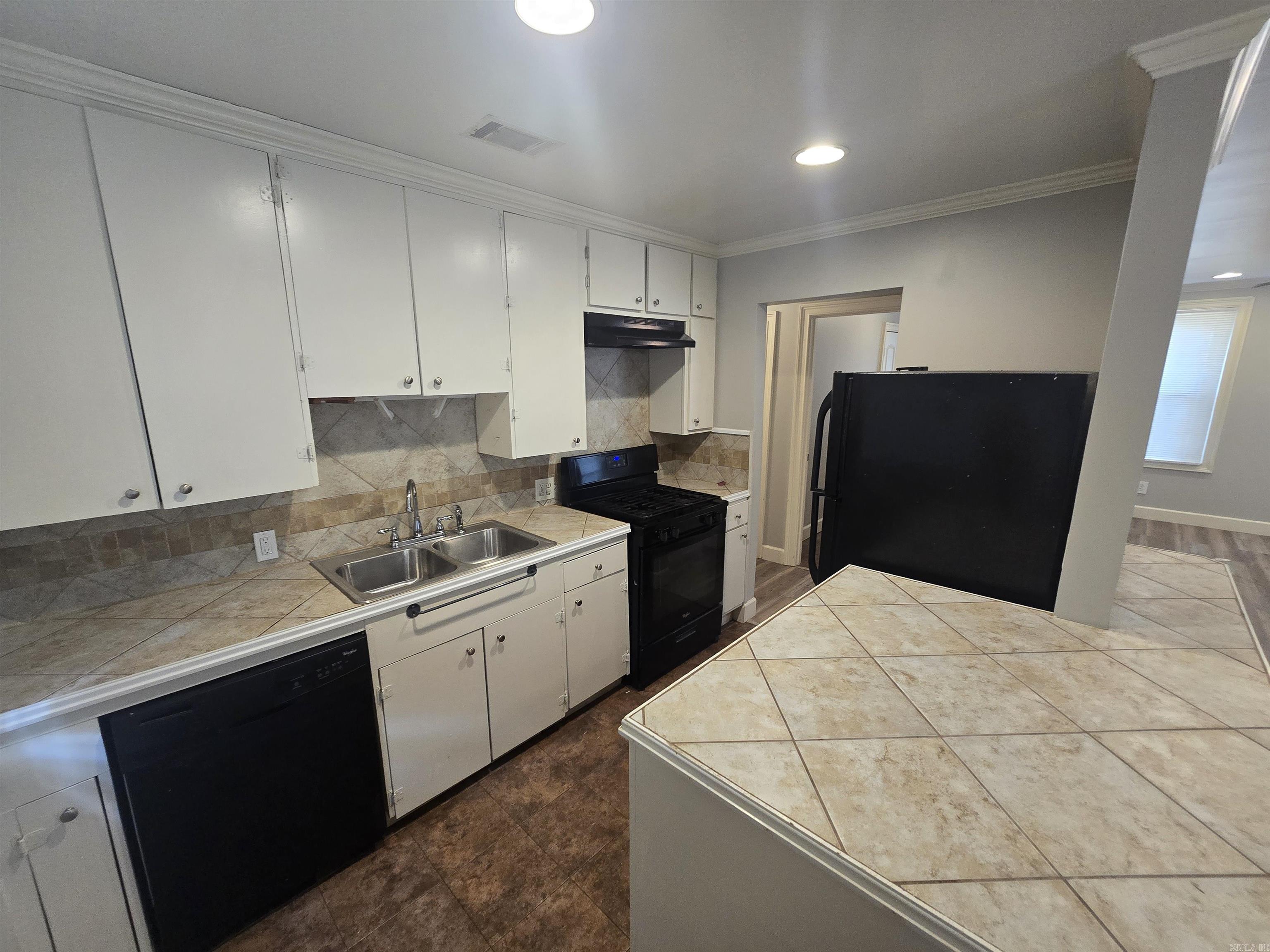 Cherry & Cox - Residential Lease