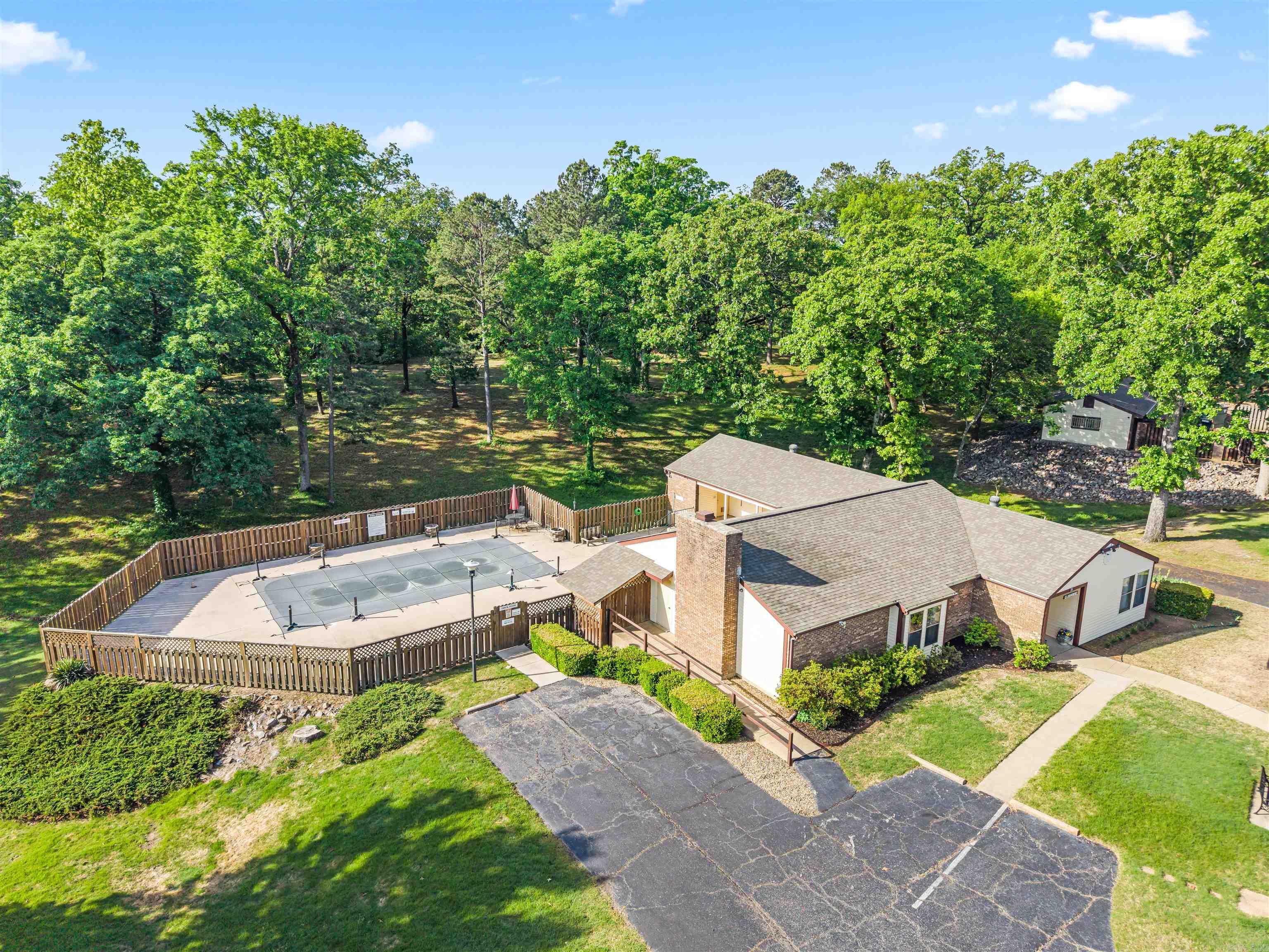 HUNTLEIGH WOODS HPR - Residential