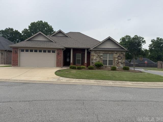 4 BEDROOM 2 BATH HOME IN NAHLEN COVE PUD. LARGE LIVING AREA. KITCHEN HAS GRANITE COUNTERTOPS AND CUSTOM MADE CABINETS AND STAINLESS APPLIANCES. PRIMARY IS APART FROM THE GUEST ROOMS. PRIMARY BATH HAS DOUBLE VANITIES AND TWO WALK IN CLOSETS. AND WALK IN SHOWER. CORNER LOT WITH A SPRINKLER SYSTEM.