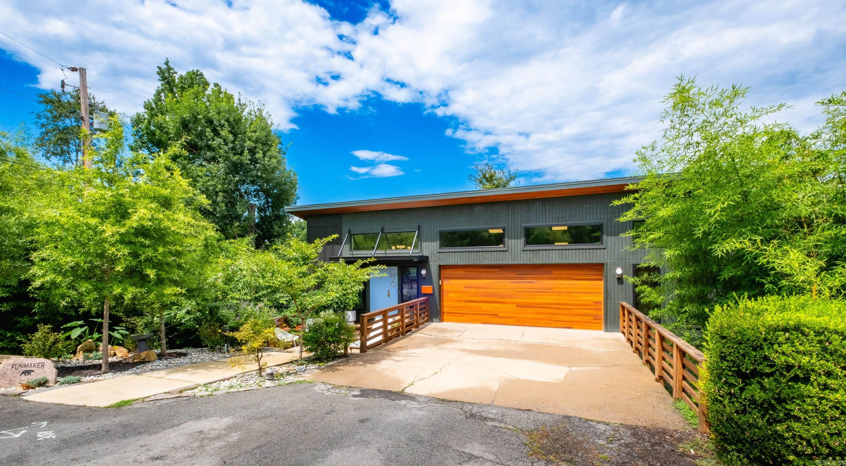 KINGWOOD PLACE - Residential