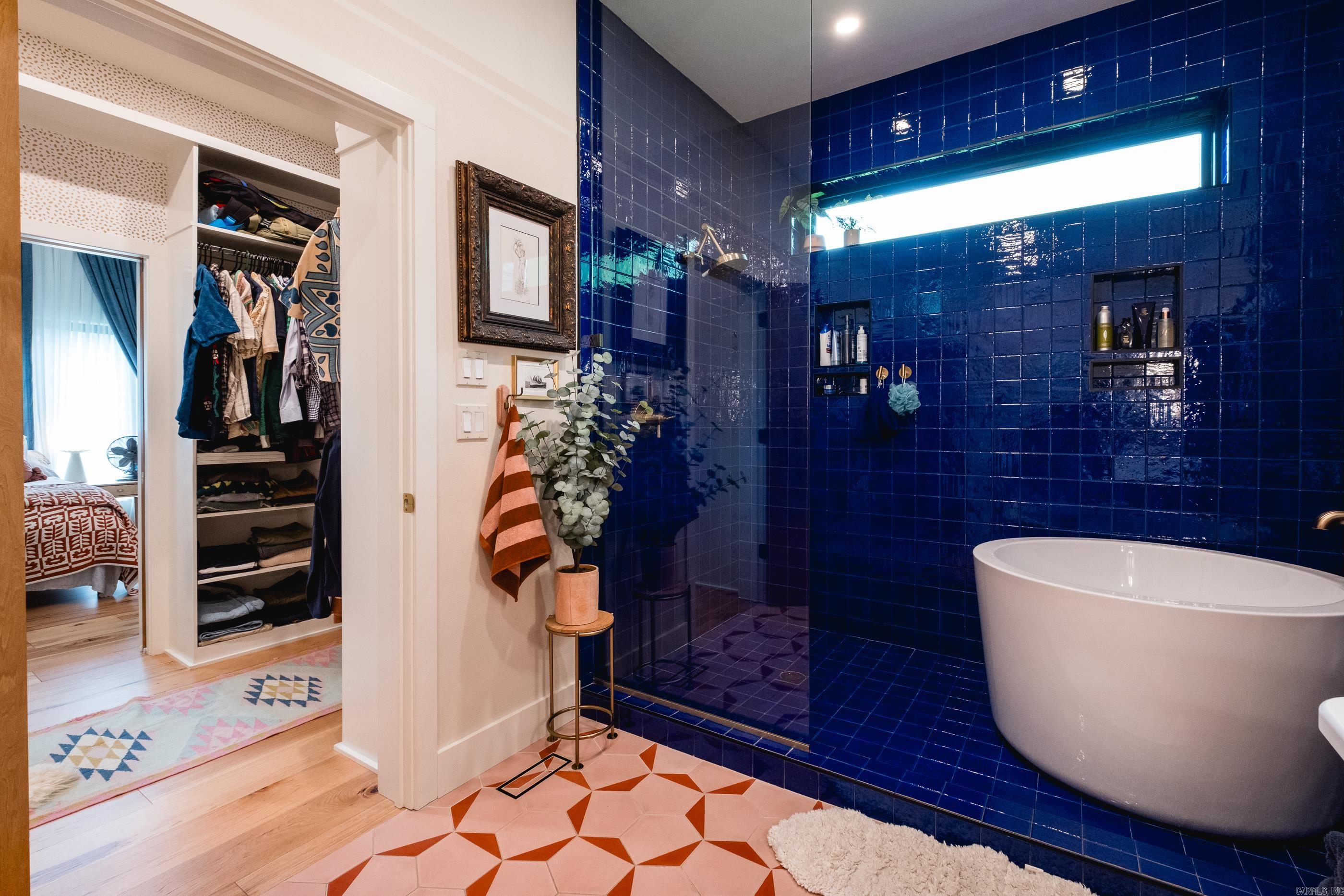 KINGWOOD PLACE - Residential