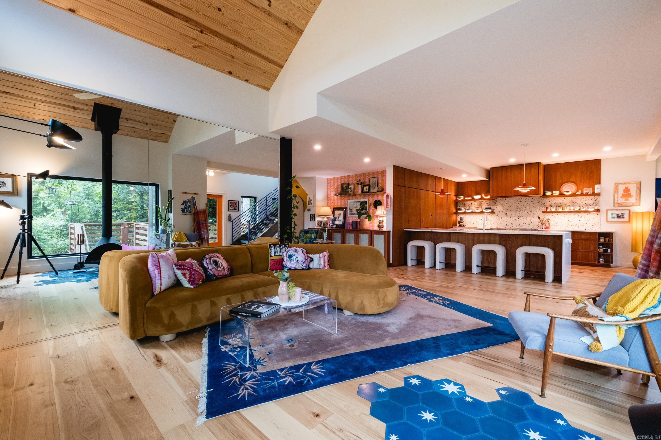 KINGWOOD PLACE - Residential