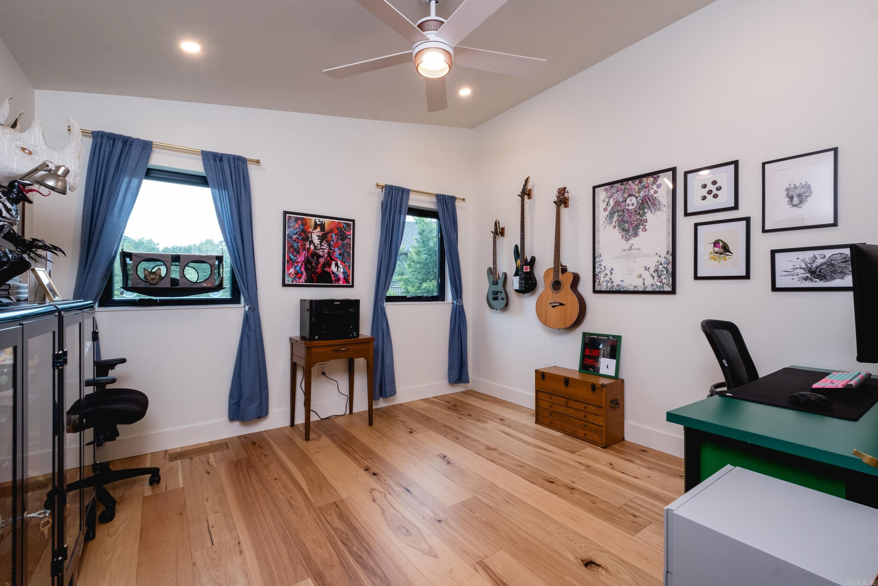 KINGWOOD PLACE - Residential