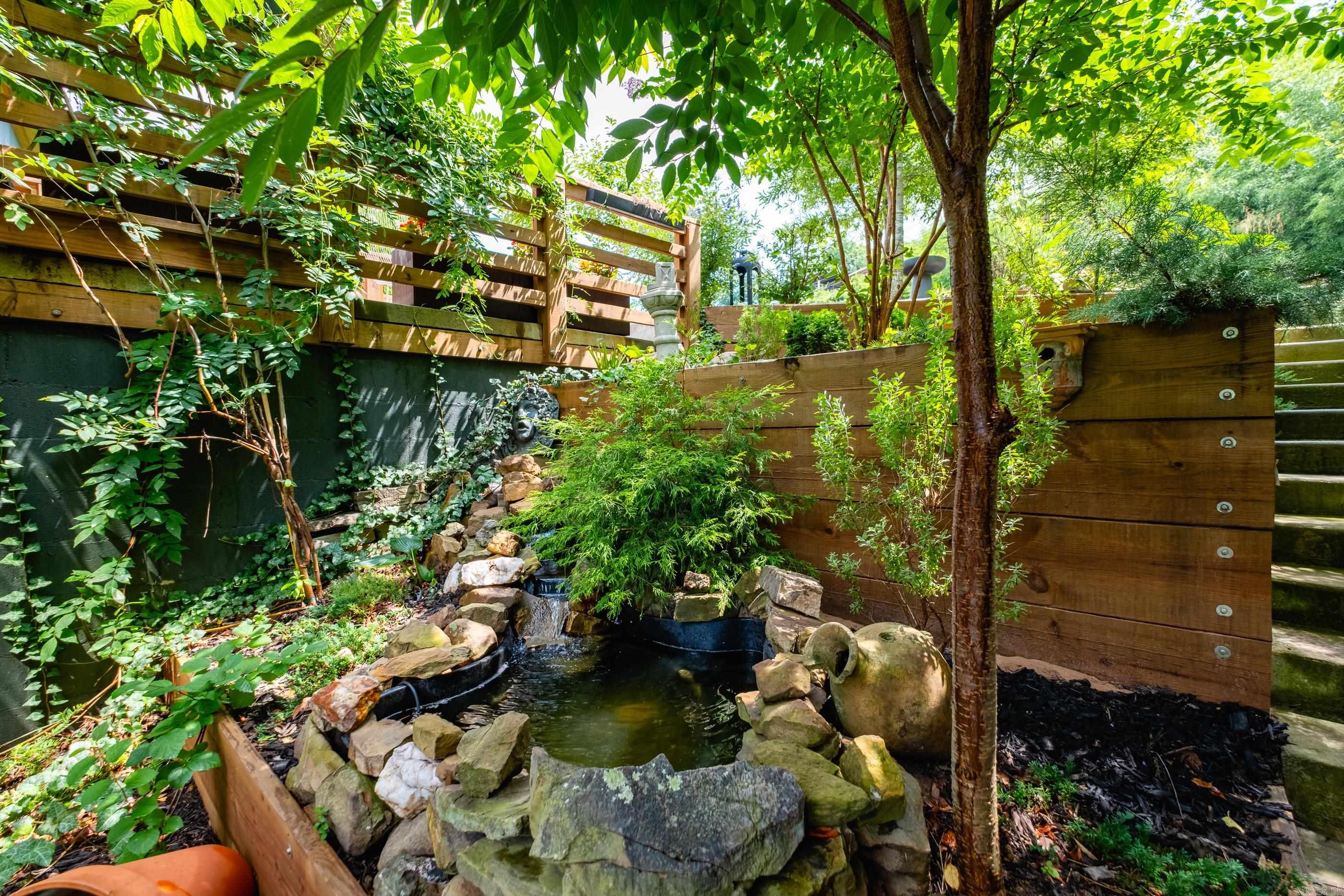 KINGWOOD PLACE - Residential