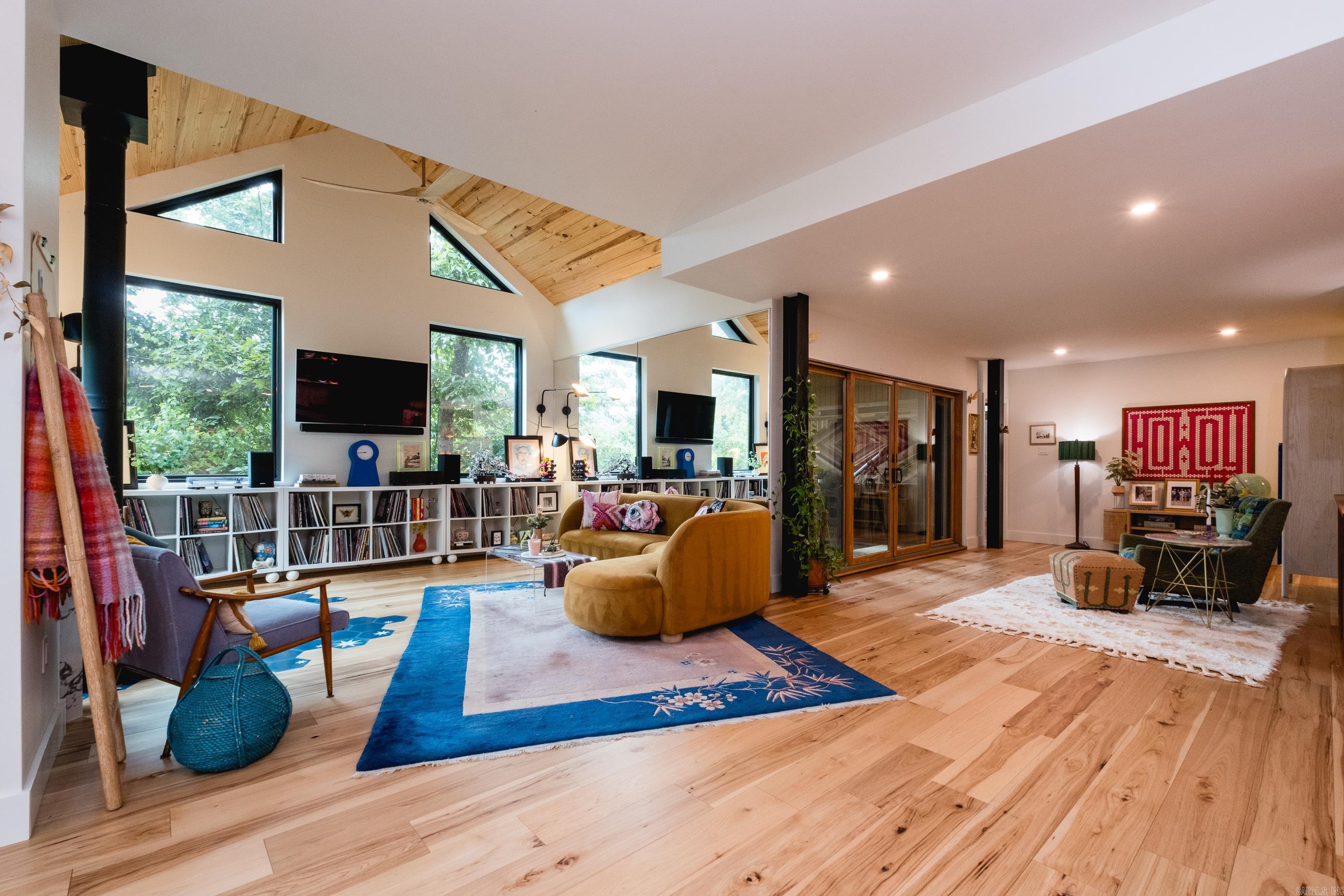 KINGWOOD PLACE - Residential