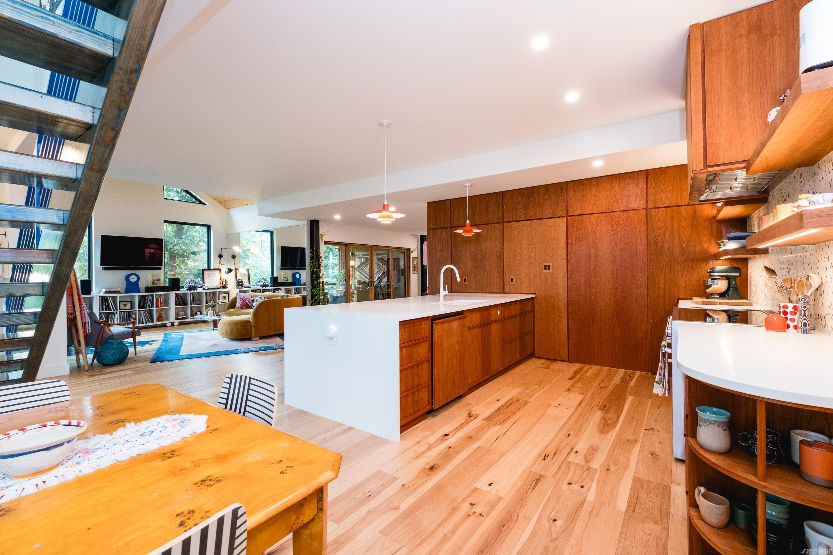 KINGWOOD PLACE - Residential
