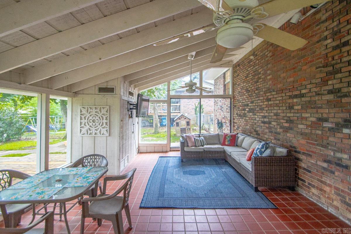 COUNTRY CLUB PARK - Residential