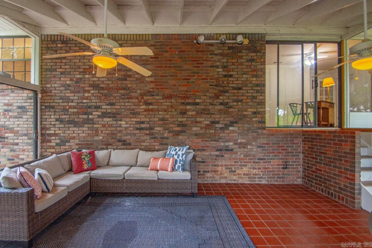 COUNTRY CLUB PARK - Residential