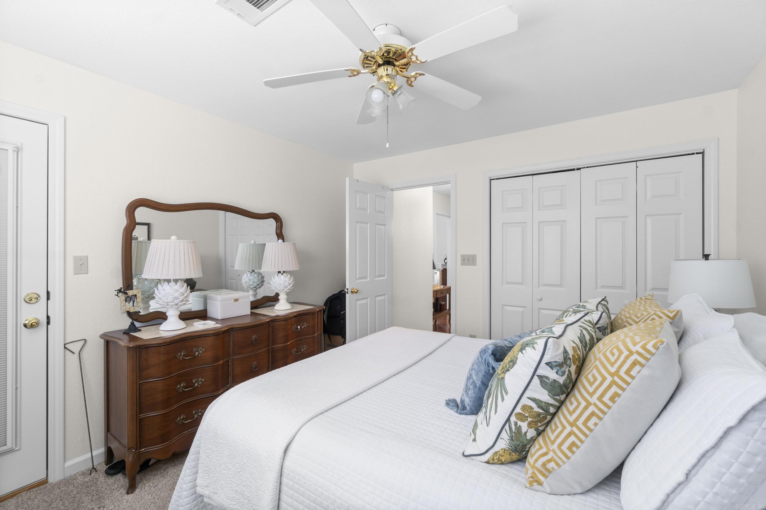 BELLE MEADE - Residential