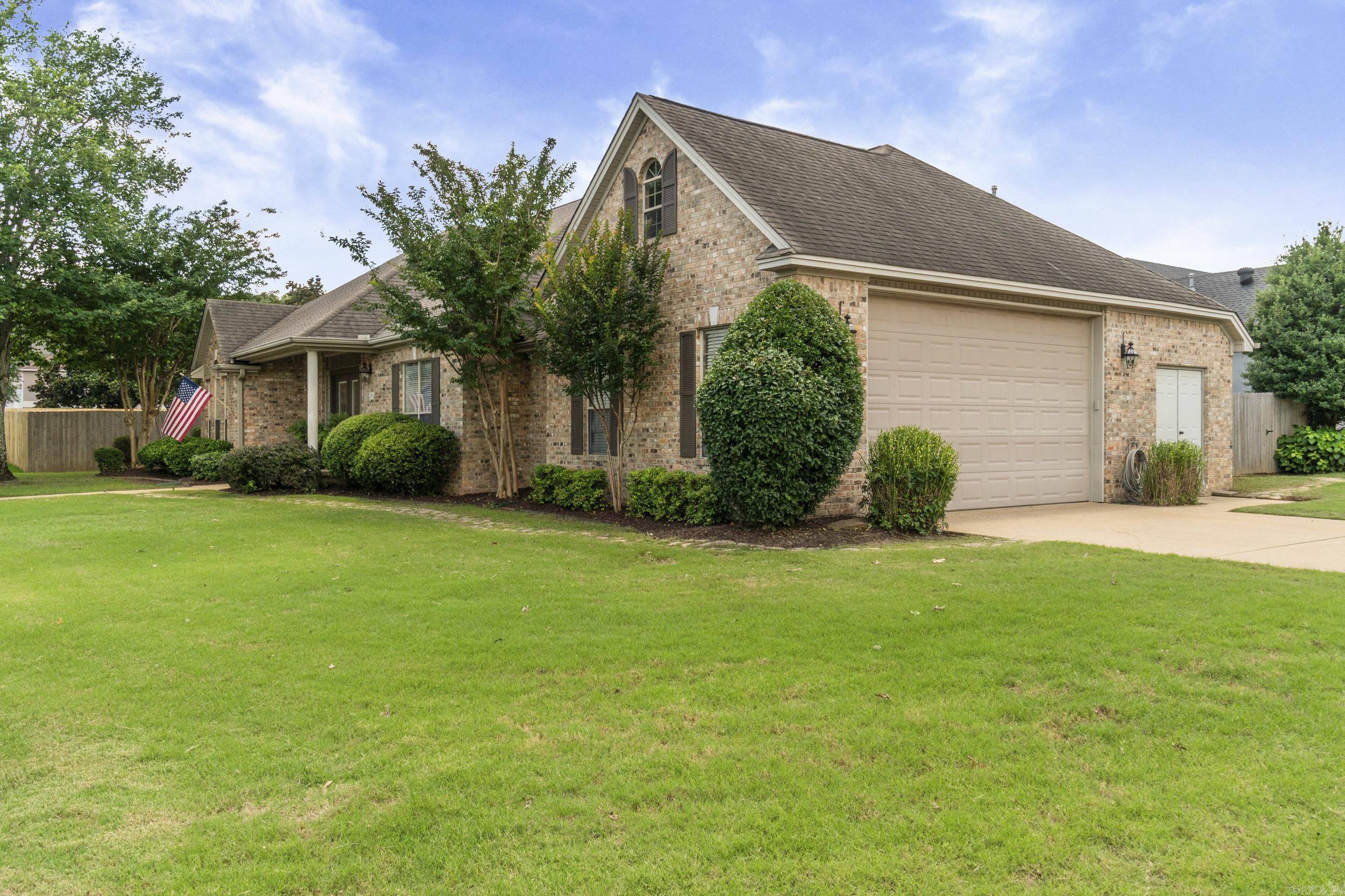 BELLE MEADE - Residential