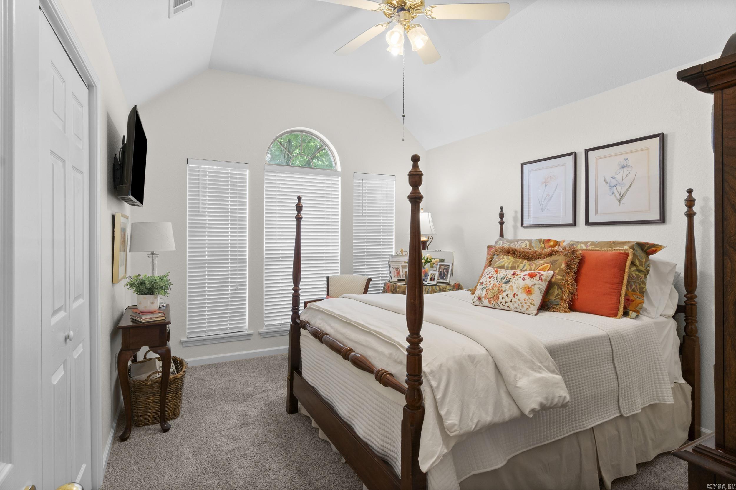 BELLE MEADE - Residential
