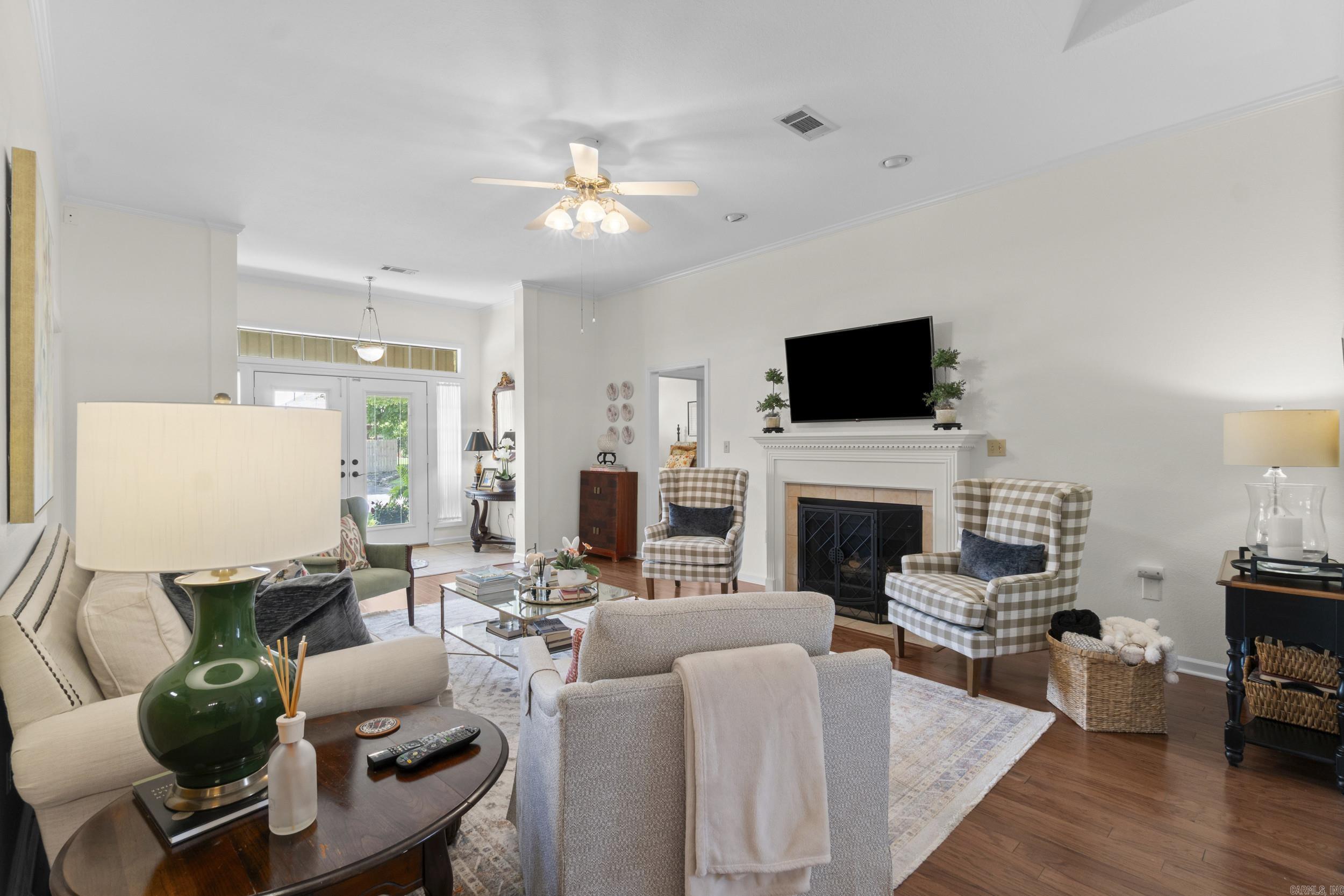 BELLE MEADE - Residential