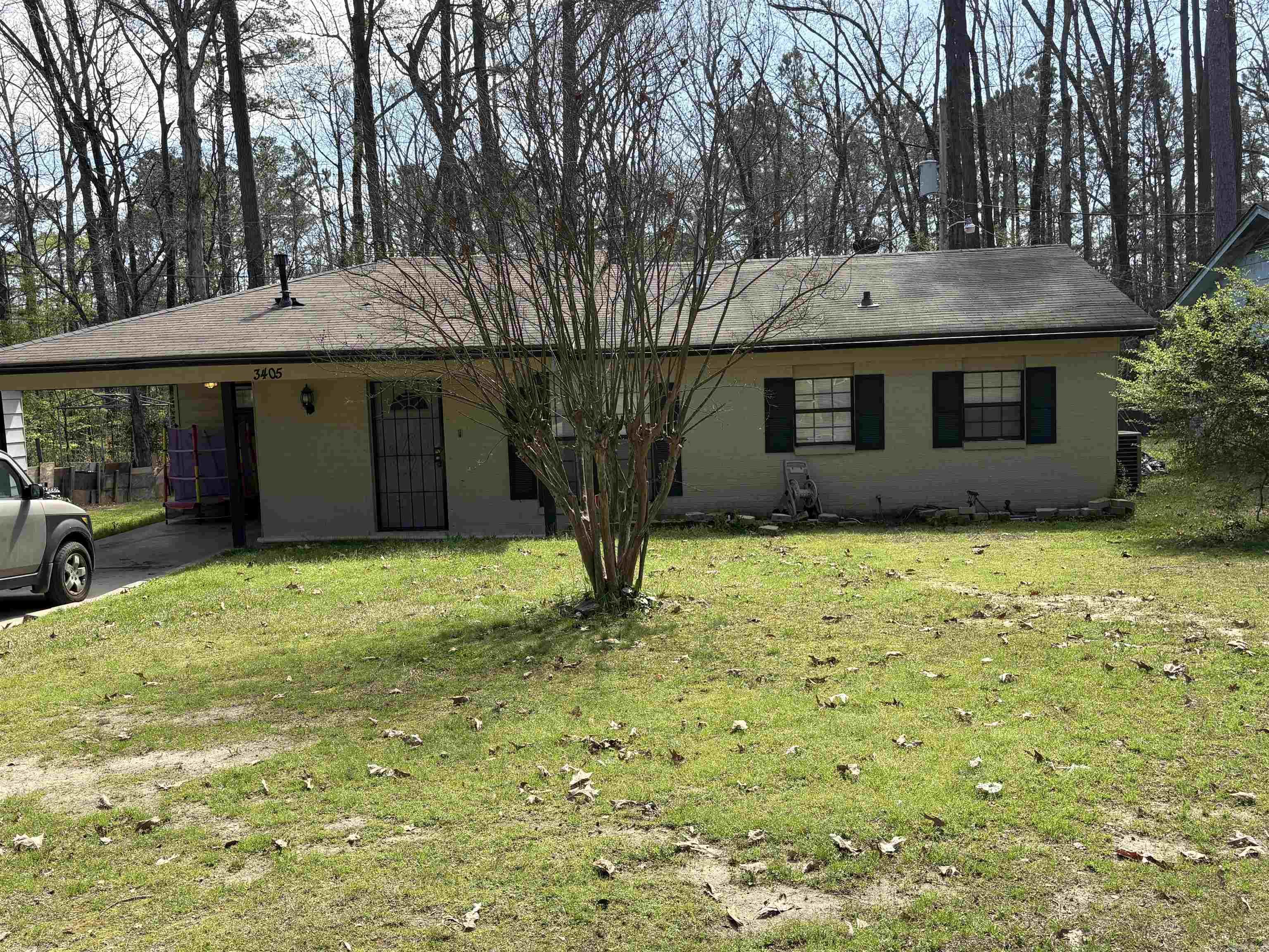 Welcome to 3405 Pinewood Loop, Unlock the potential in this solid 4-bedroom, 2 Bathroom home that’s ready for its next chapter. If you’re an investor searching for your next flip or a strong addition to your rental portfolio, this property checks all the right boxes. With strong bones, a functional layout, and tons of room for improvement, this home is the perfect canvas for your vision. A little TLC will go a long way in transforming this into a high-value property. Whether you choose to renovate and resell or create a long-term income-producing rental. This is the kind of opportunity that doesn’t come around often. Bring your tools, creativity, and investment strategy!