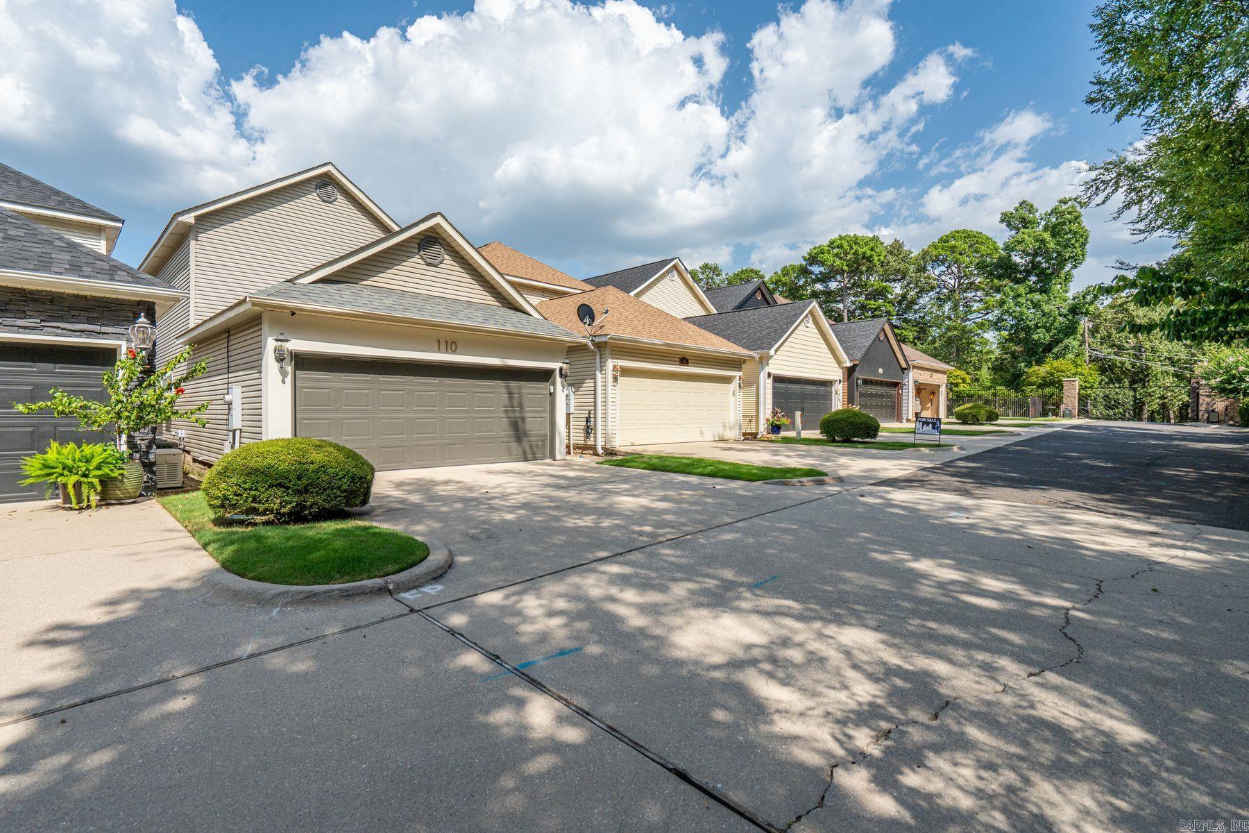 MAJESTIC LAKE VILLAGE TOWNHOMES - Residential