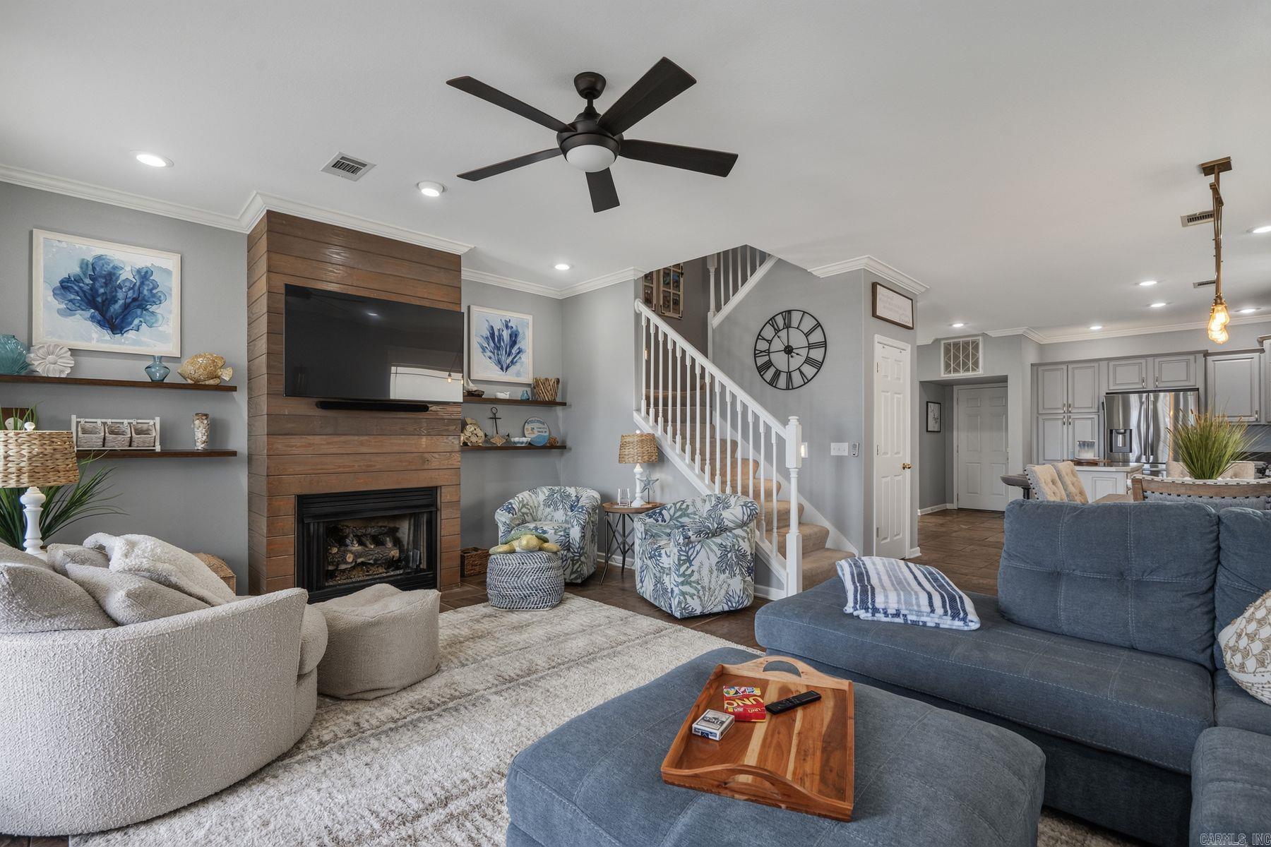 MAJESTIC LAKE VILLAGE TOWNHOMES - Residential