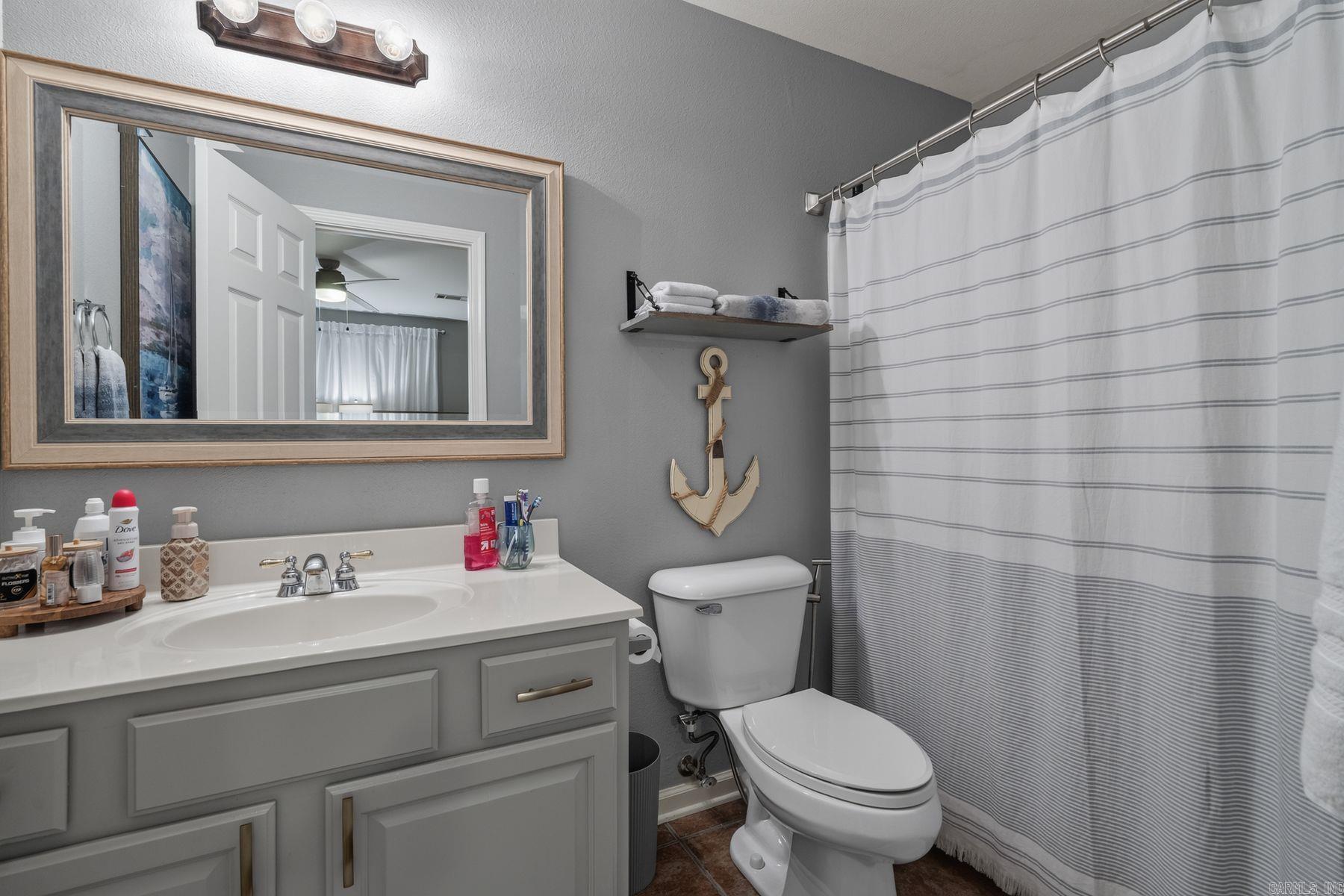 MAJESTIC LAKE VILLAGE TOWNHOMES - Residential