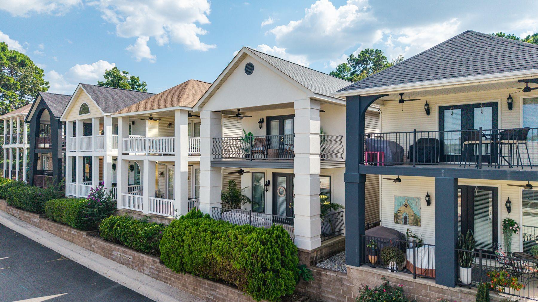 MAJESTIC LAKE VILLAGE TOWNHOMES - Residential