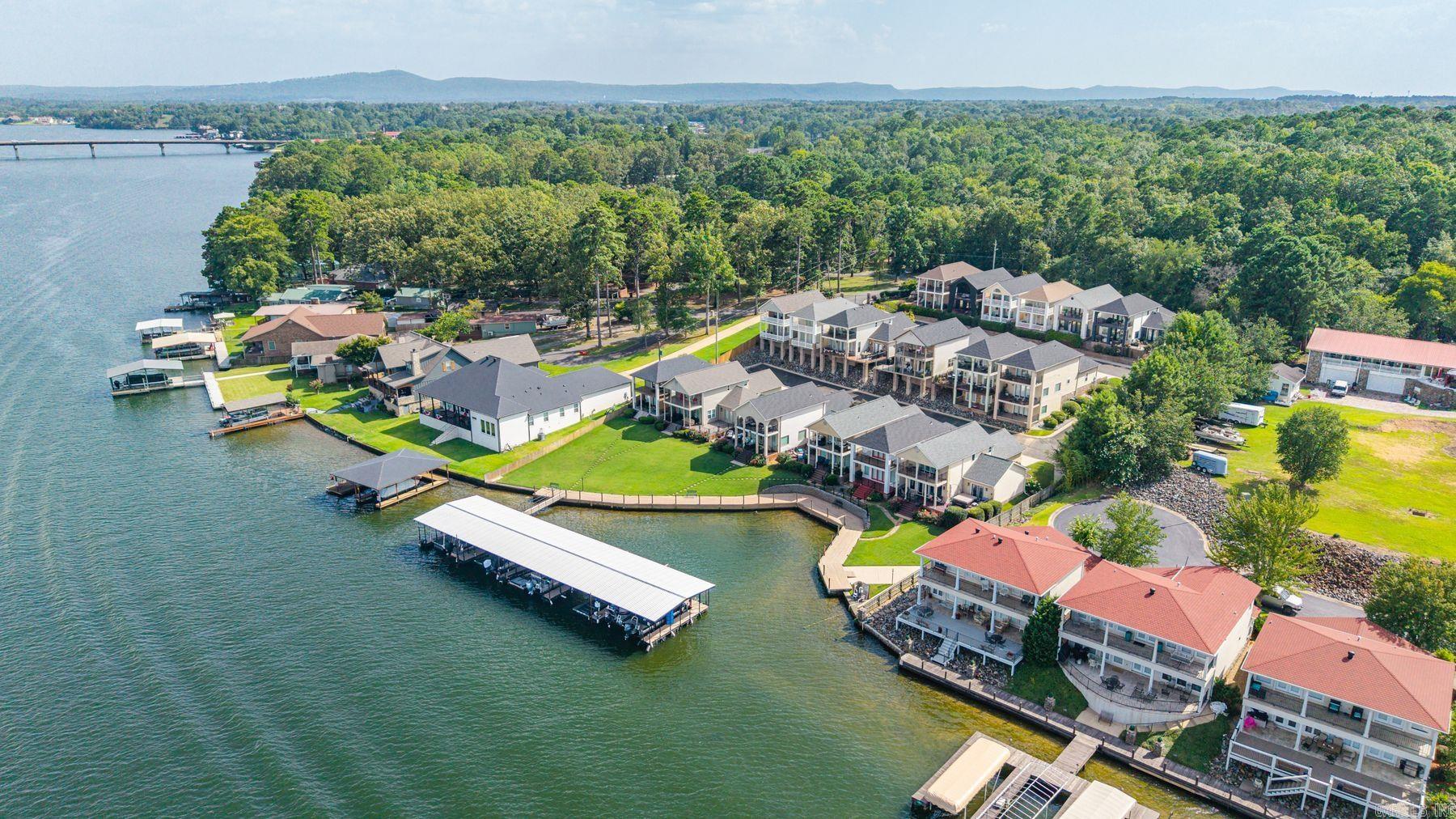 MAJESTIC LAKE VILLAGE TOWNHOMES - Residential