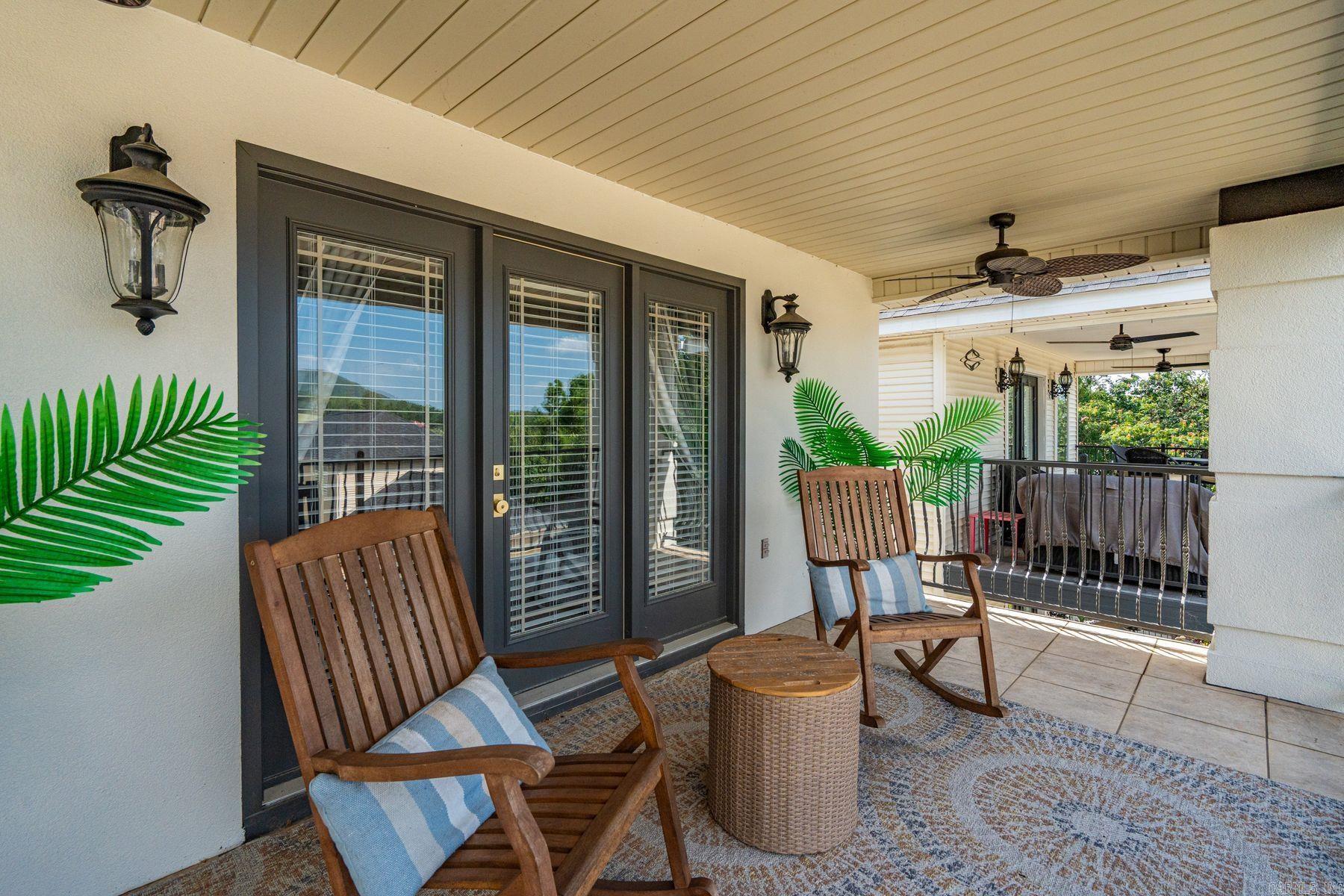 MAJESTIC LAKE VILLAGE TOWNHOMES - Residential