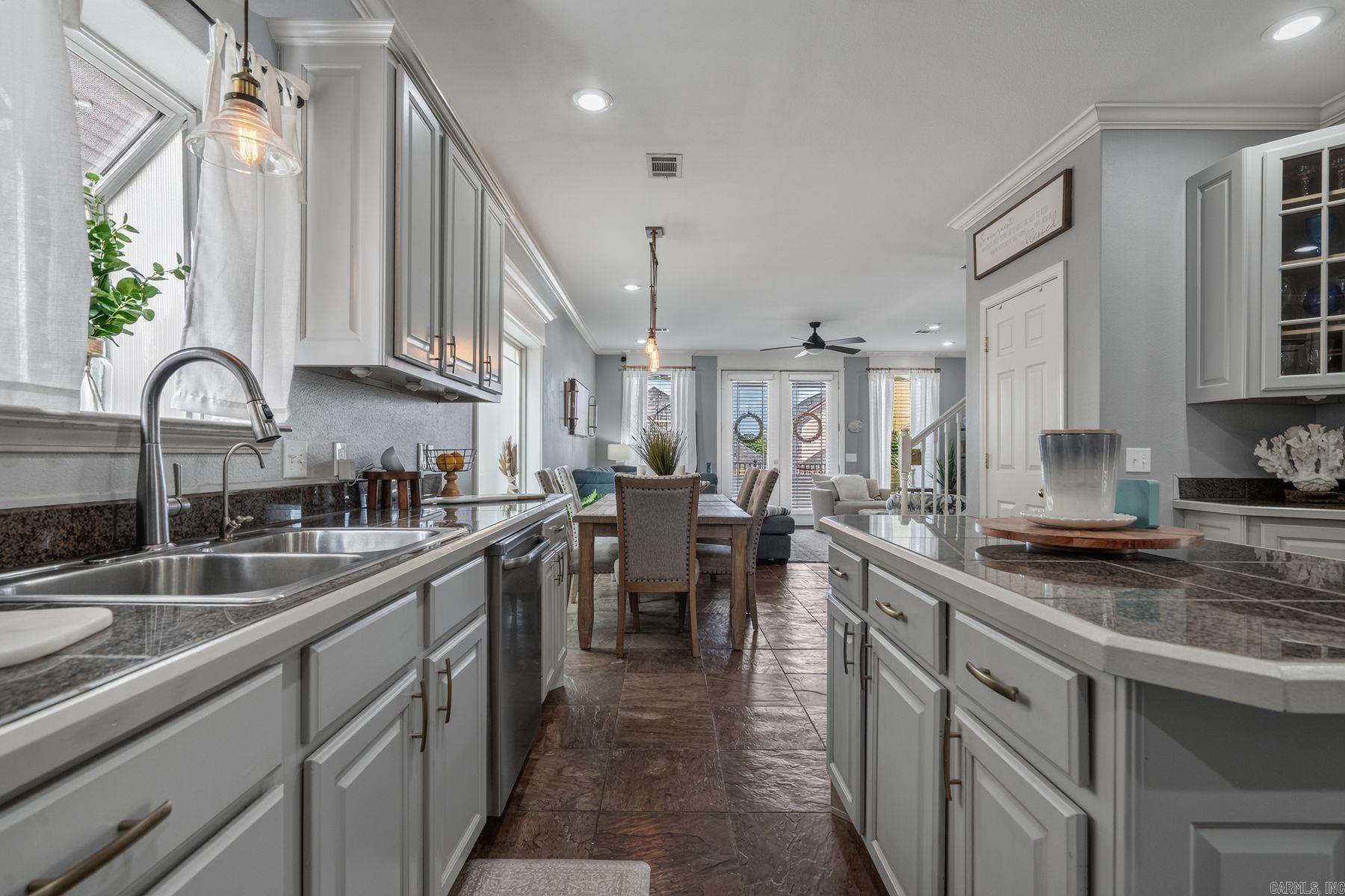 MAJESTIC LAKE VILLAGE TOWNHOMES - Residential
