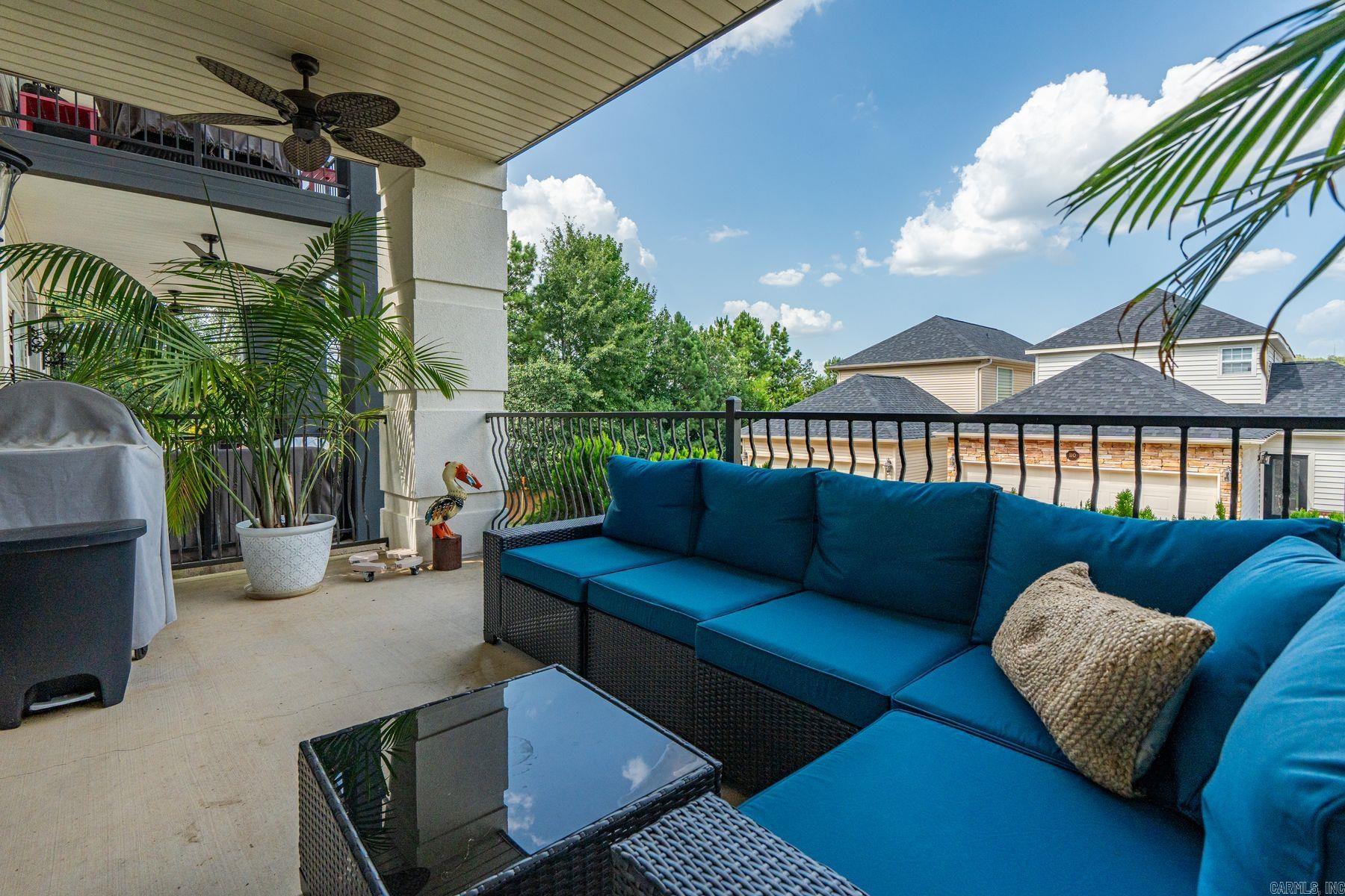 MAJESTIC LAKE VILLAGE TOWNHOMES - Residential