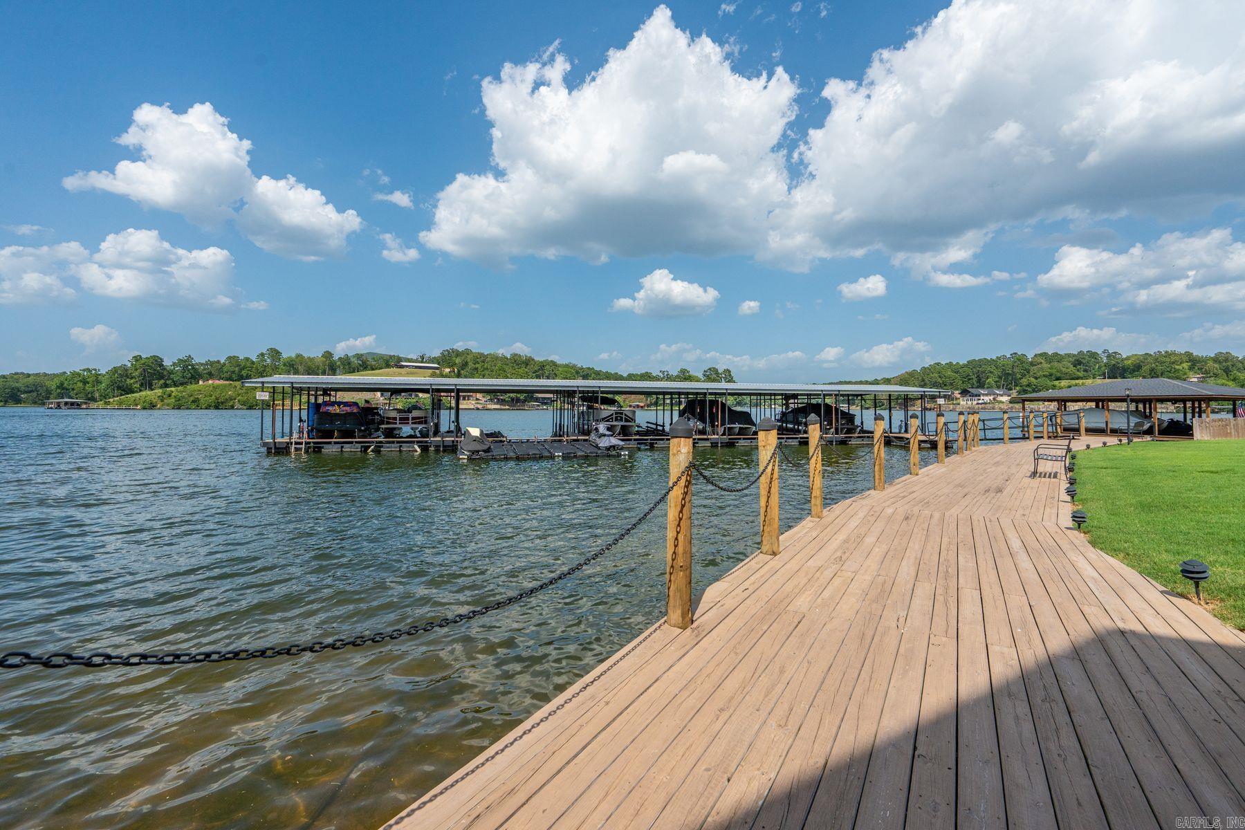 MAJESTIC LAKE VILLAGE TOWNHOMES - Residential