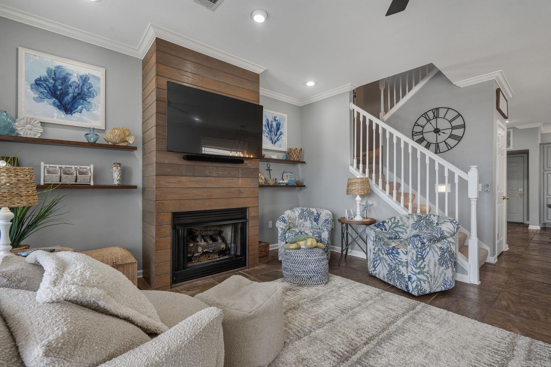 MAJESTIC LAKE VILLAGE TOWNHOMES - Residential