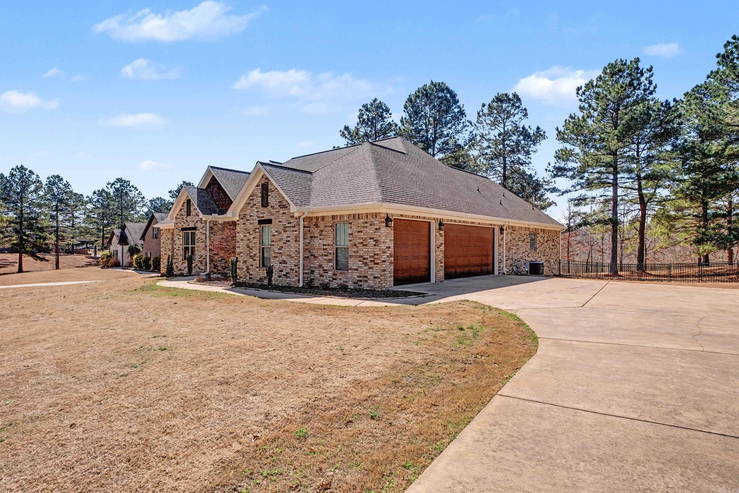 PLEASANT LAKE ESTATES - Residential