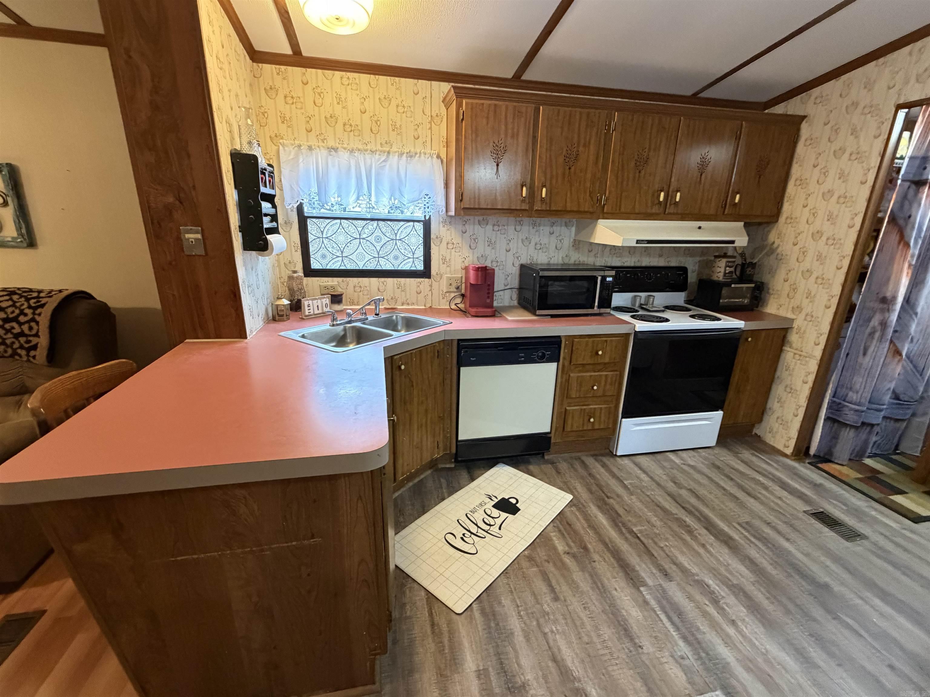 CEDAR FALLS - Residential