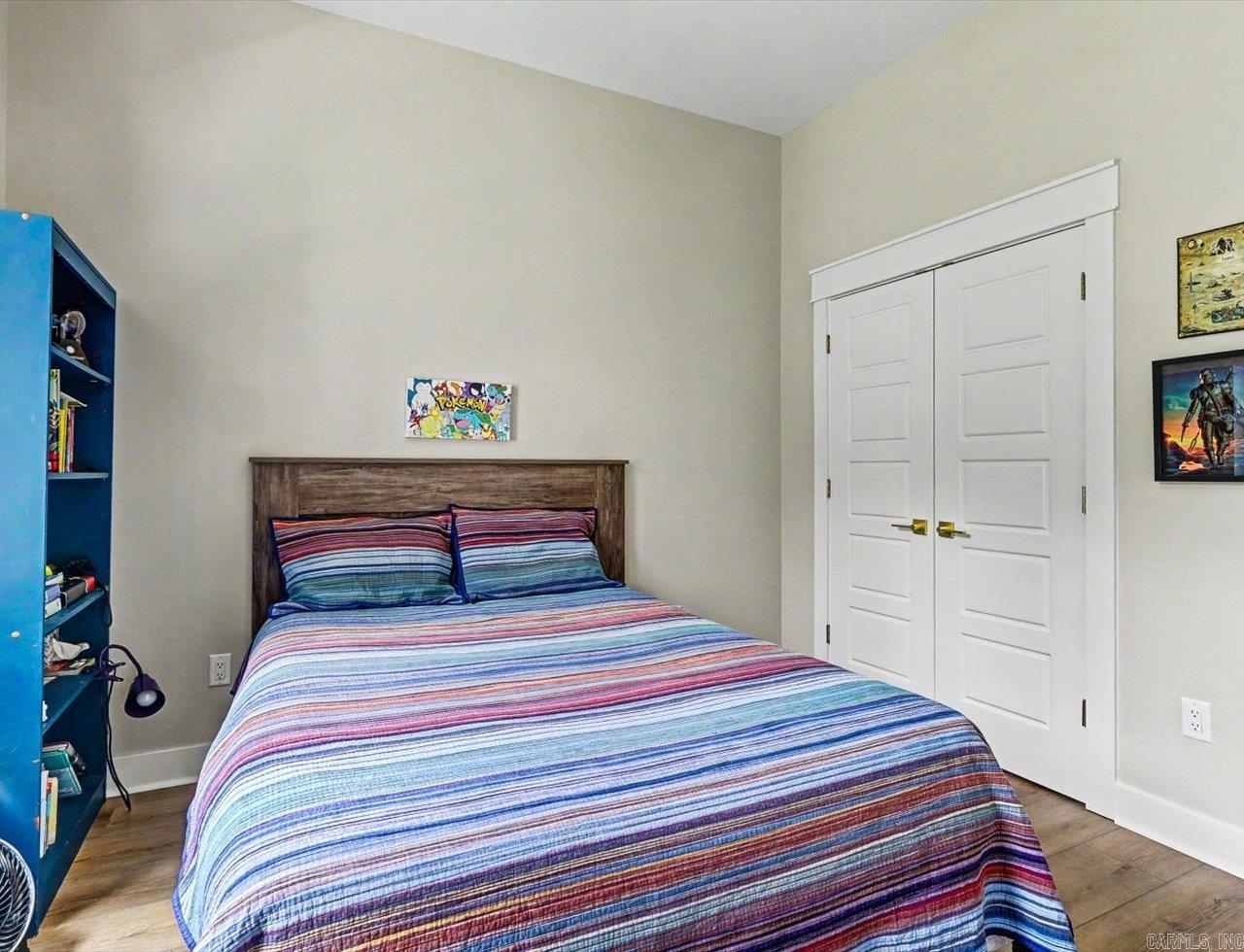 ARLINGTON PARK - Residential